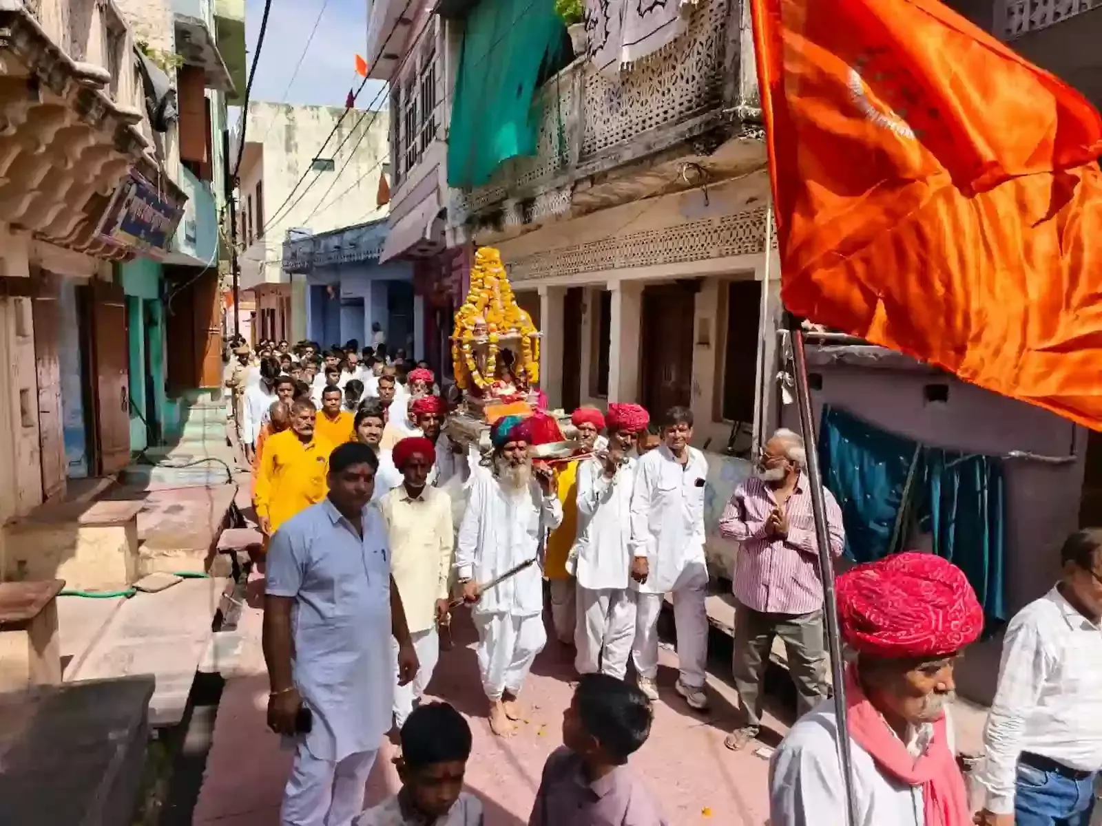 बेगूं में महर्षि गौतम जयंती पर गुर्जर गौड़ ब्राह्मण समाज ने निकाली भव्य शोभायात्रा बेगूं में महर्षि गौतम जयंती पर गुर्जर गौड़ ब्राह्मण समाज ने निकाली भव्य शोभायात्रा