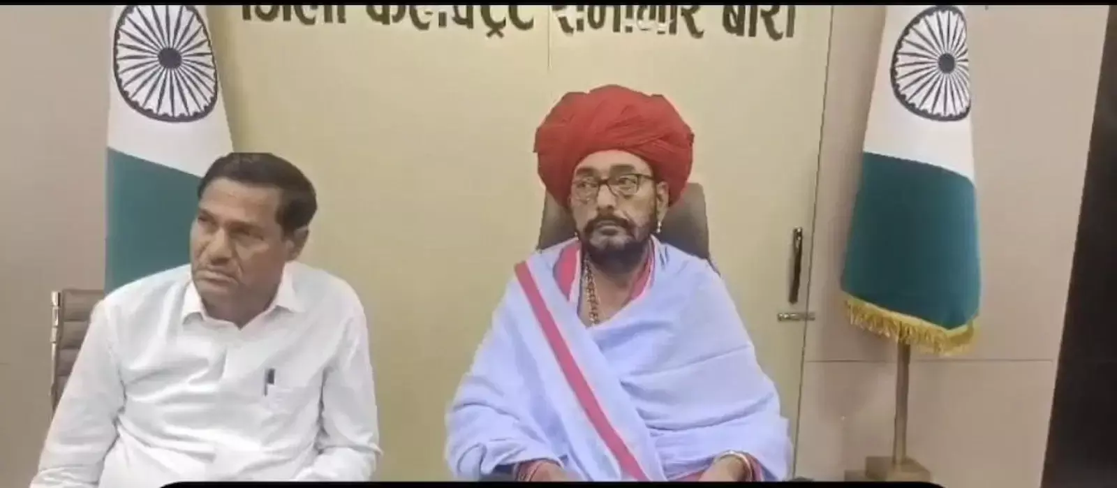 टेक्स्ट: बारां मिनी सचिवालय में बजट घोषणाओं पर प्रेस वार्ता करते प्रभारी मंत्री ओटाराम देवासी और अन्य जनप्रतिनिधि। टेक्स्ट: बारां मिनी सचिवालय में बजट घोषणाओं पर प्रेस वार्ता करते प्रभारी मंत्री ओटाराम देवासी और अन्य जनप्रतिनिधि।