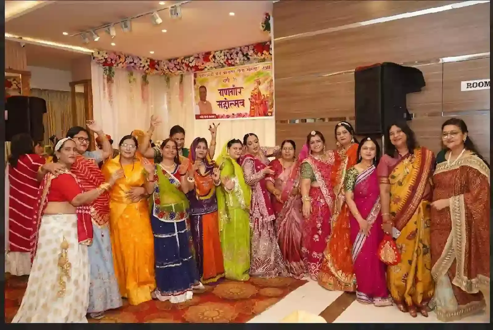 भायंदर के कृष्णा बैंक्विट हॉल में गणगौर महोत्सव के दौरान पारंपरिक वेशभूषा में पूजा करती राजस्थानी महिलाएं। भायंदर के कृष्णा बैंक्विट हॉल में गणगौर महोत्सव के दौरान पारंपरिक वेशभूषा में पूजा करती राजस्थानी महिलाएं।