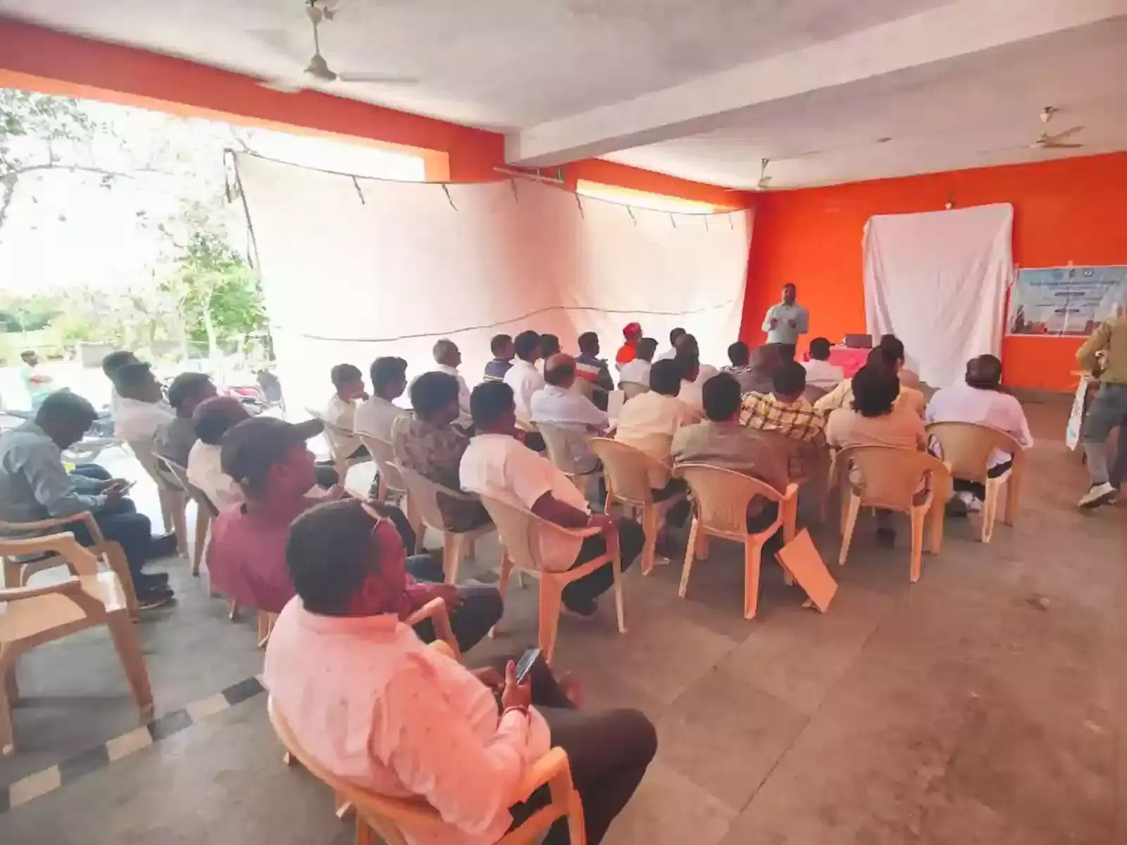 झालावाड़ में जिला उद्योग केंद्र की कार्यशाला में प्रशिक्षण लेते स्थानीय उद्यमी और व्यापारी। झालावाड़ में जिला उद्योग केंद्र की कार्यशाला में प्रशिक्षण लेते स्थानीय उद्यमी और व्यापारी।