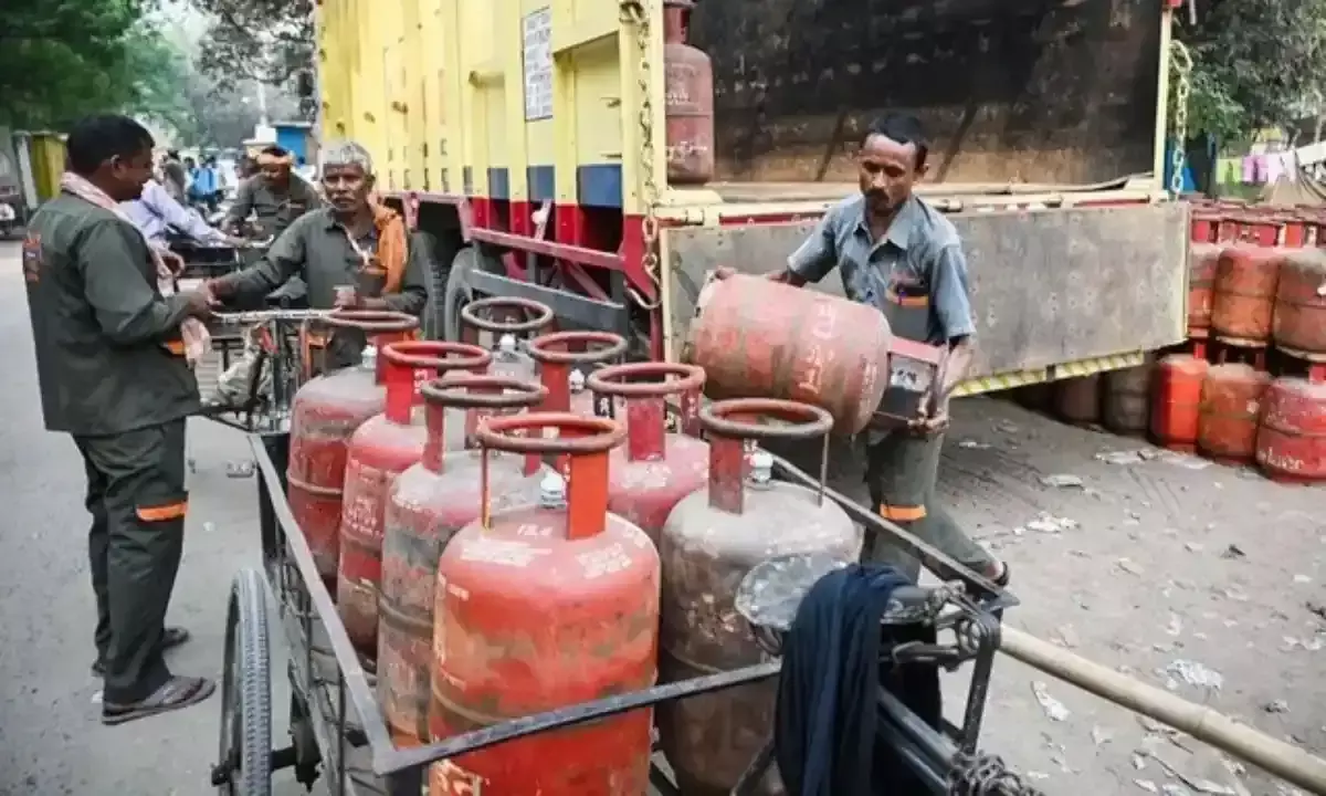 Masterstroke- पश्चिम एशिया युद्ध के बीच मोदी सरकार की बड़ी राहत- कमर्शियल LPG आवंटन में 20% का इजाफा