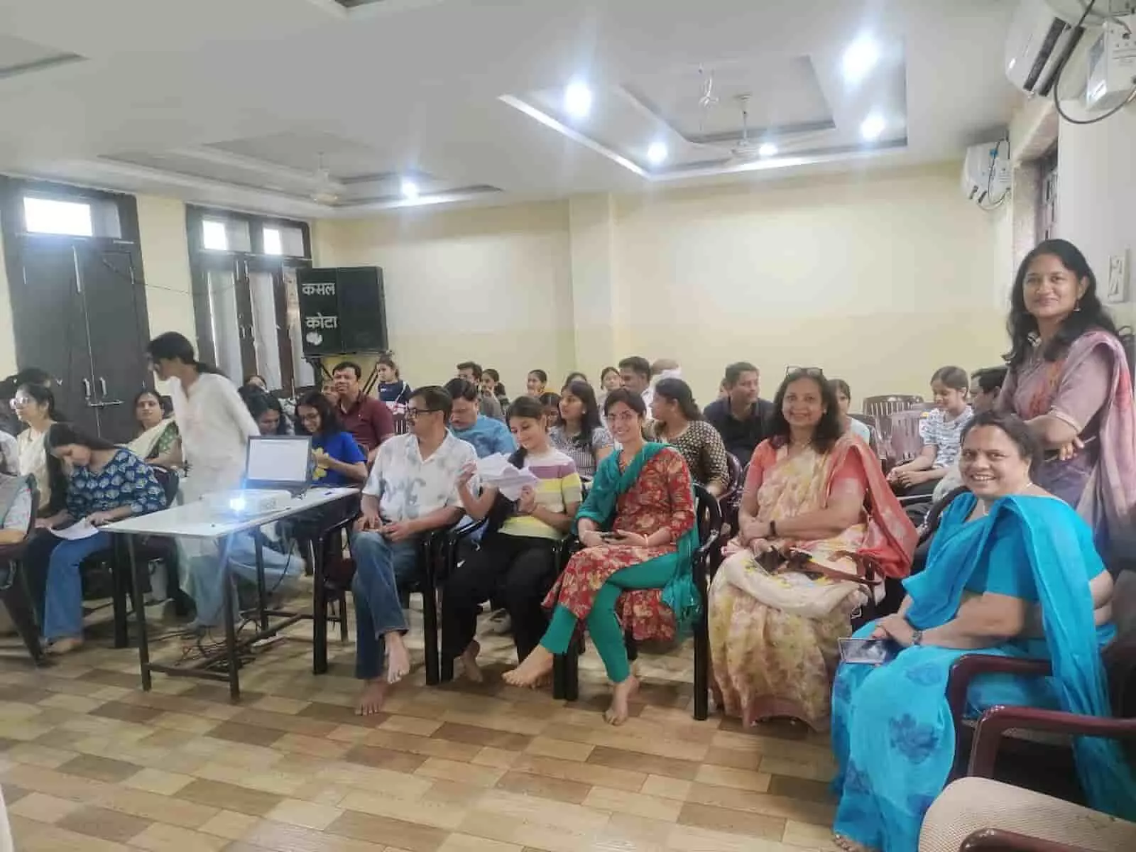 कोटा के पुण्योदय अतिशय क्षेत्र में स्मार्ट बालिका कार्यशाला के दौरान आत्मरक्षा का प्रशिक्षण लेती बालिकाएं। कोटा के पुण्योदय अतिशय क्षेत्र में स्मार्ट बालिका कार्यशाला के दौरान आत्मरक्षा का प्रशिक्षण लेती बालिकाएं।