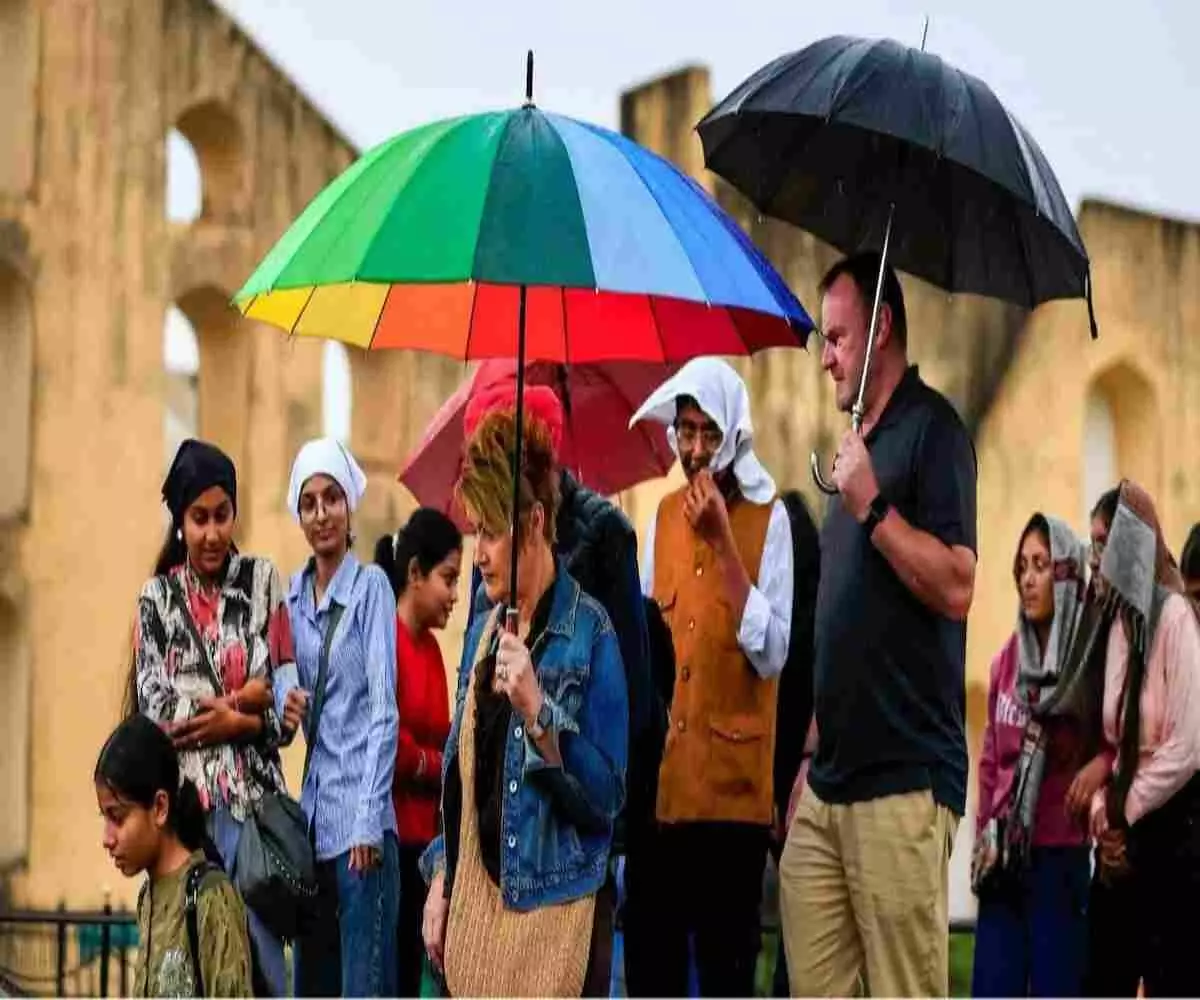 आज उत्तर भारत के मौसम में बड़ा उलटफेर- कहीं बारिश की बौछारें तो कहीं सताएगी गर्मी आज उत्तर भारत के मौसम में बड़ा उलटफेर- कहीं बारिश की बौछारें तो कहीं सताएगी गर्मी