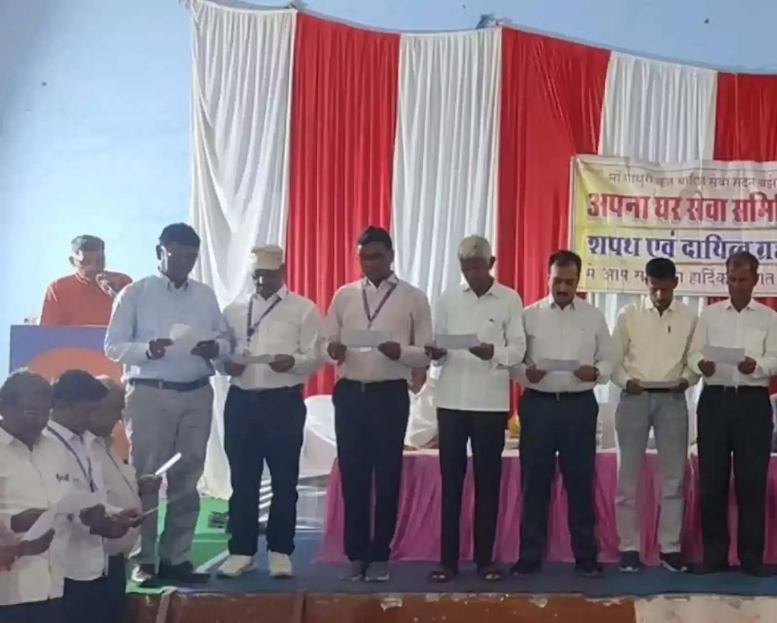 भुसावर में अपना घर सेवा समिति के सदस्य वार्षिकोत्सव की तैयारियों के लिए बैठक करते हुए दिखाई दे रहे हैं। भुसावर में अपना घर सेवा समिति के सदस्य वार्षिकोत्सव की तैयारियों के लिए बैठक करते हुए दिखाई दे रहे हैं।