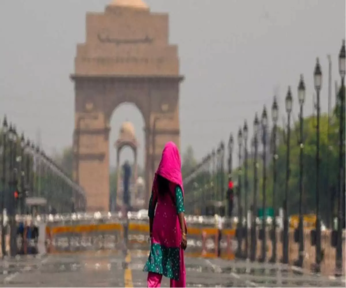 दिल्ली में फिर लौटी गुलाबी ठंड- धूल भरी आंधी और बौछारों की चेतावनी- गर्मी से मिलेगी राहत दिल्ली में फिर लौटी गुलाबी ठंड- धूल भरी आंधी और बौछारों की चेतावनी- गर्मी से मिलेगी राहत