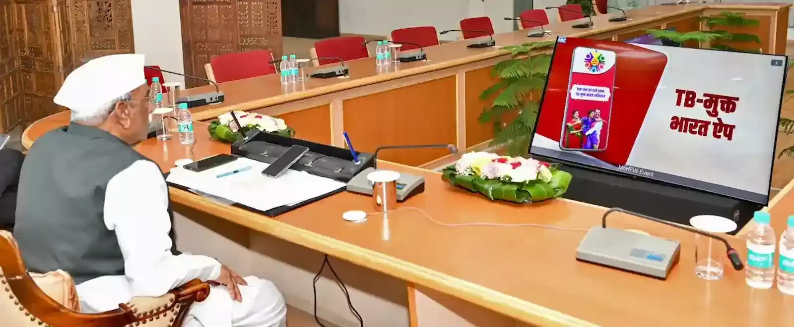 जयपुर के लोकभवन में ऑनलाइन माध्यम से टीबी मुक्त भारत अभियान कार्यक्रम में भाग लेते राज्यपाल हरिभाऊ बागडे। जयपुर के लोकभवन में ऑनलाइन माध्यम से टीबी मुक्त भारत अभियान कार्यक्रम में भाग लेते राज्यपाल हरिभाऊ बागडे।