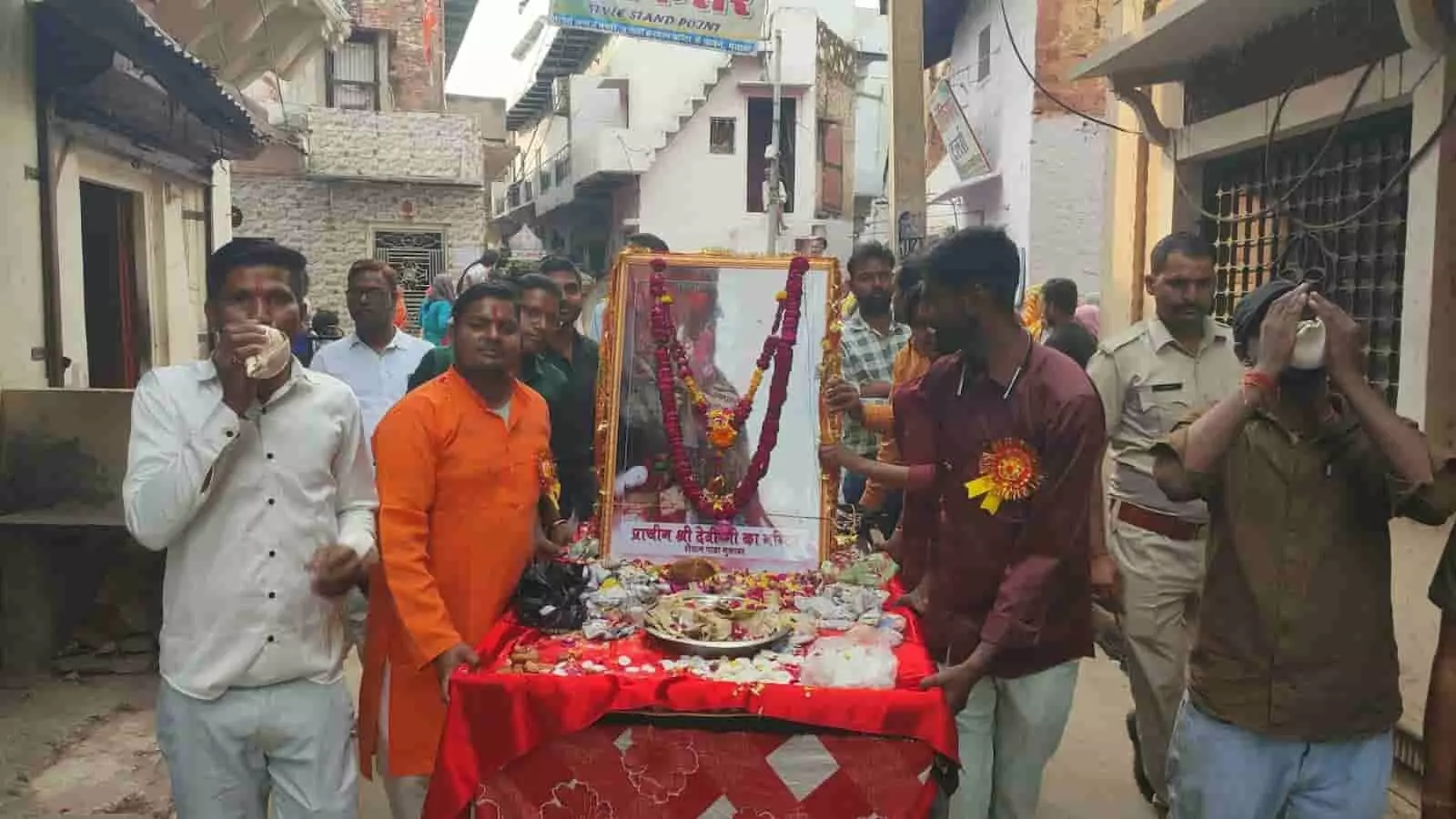 भुसावर में चैंती मेले का आयोजन, माँ दुर्गा की भव्य शोभायात्रा में उमड़ी भीड़ भुसावर में चैंती मेले का आयोजन, माँ दुर्गा की भव्य शोभायात्रा में उमड़ी भीड़