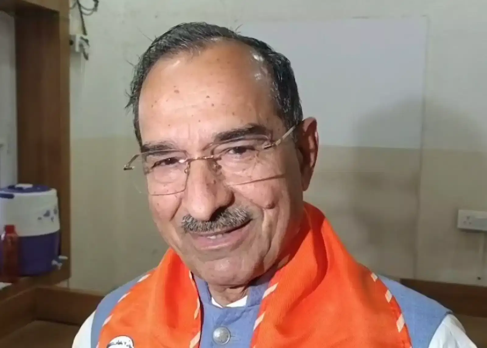प्रेस कॉन्फ्रेंस में पोडियम पर खड़े होकर भाषण देते भाजपा प्रदेश अध्यक्ष मदन राठौड़ जयपुर राजस्थान। प्रेस कॉन्फ्रेंस में पोडियम पर खड़े होकर भाषण देते भाजपा प्रदेश अध्यक्ष मदन राठौड़ जयपुर राजस्थान।