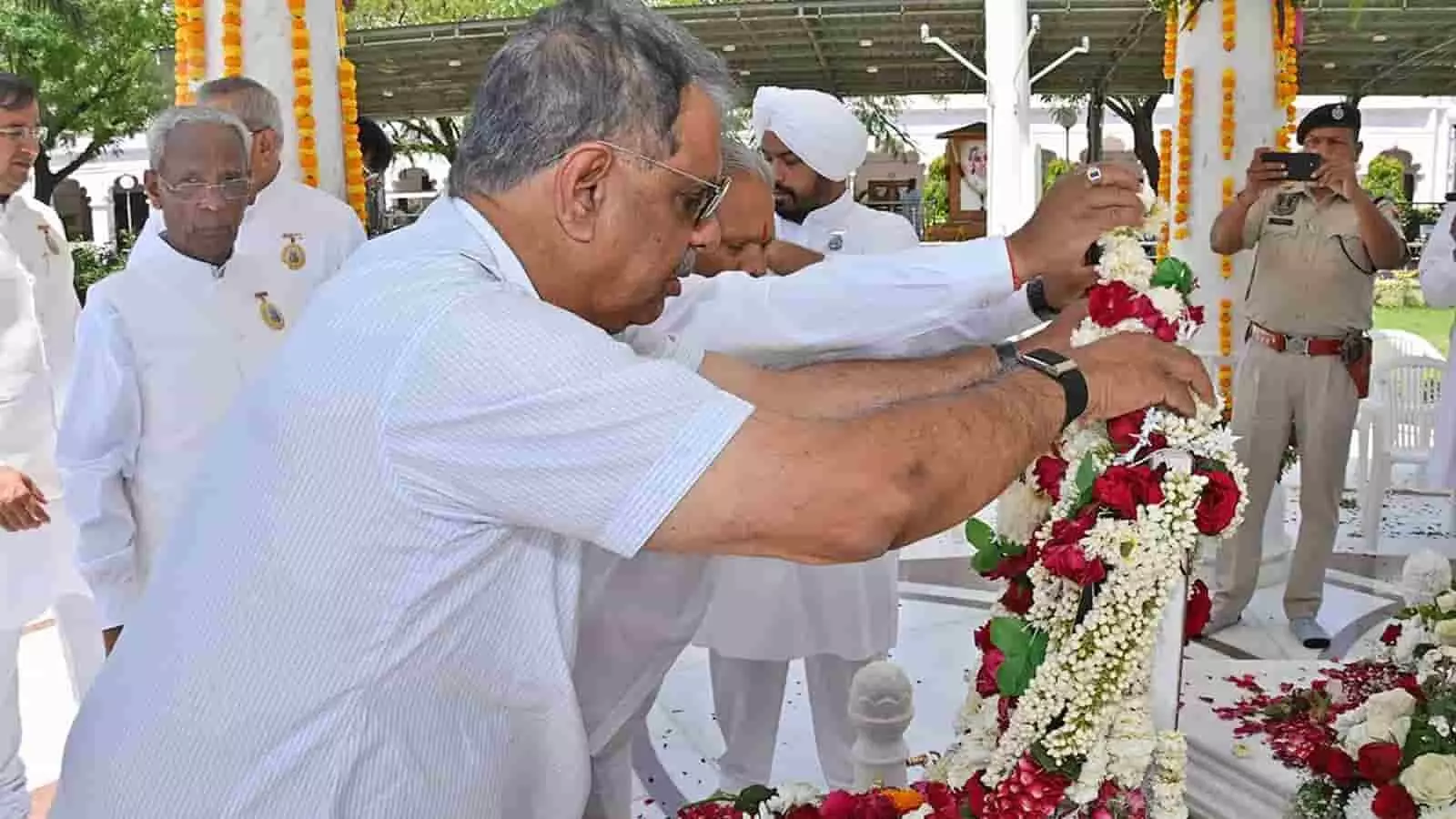 दादी जानकी की छठी पुण्यतिथि: स्वास्थ्य मंत्री गजेंद्र सिंह खींवसर ने दी श्रद्धांजलि