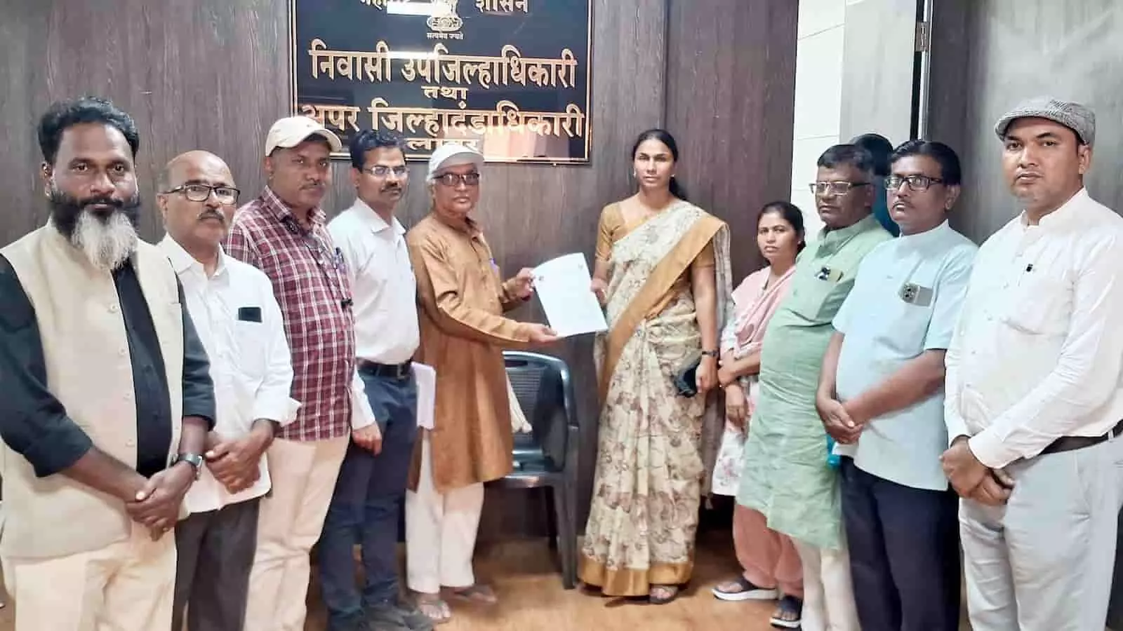 लातूर: ५२ ढोंगी बाबाओं पर कार्रवाई की मांग, अंनिस ने मुख्यमंत्री को भेजा ज्ञापन लातूर: ५२ ढोंगी बाबाओं पर कार्रवाई की मांग, अंनिस ने मुख्यमंत्री को भेजा ज्ञापन