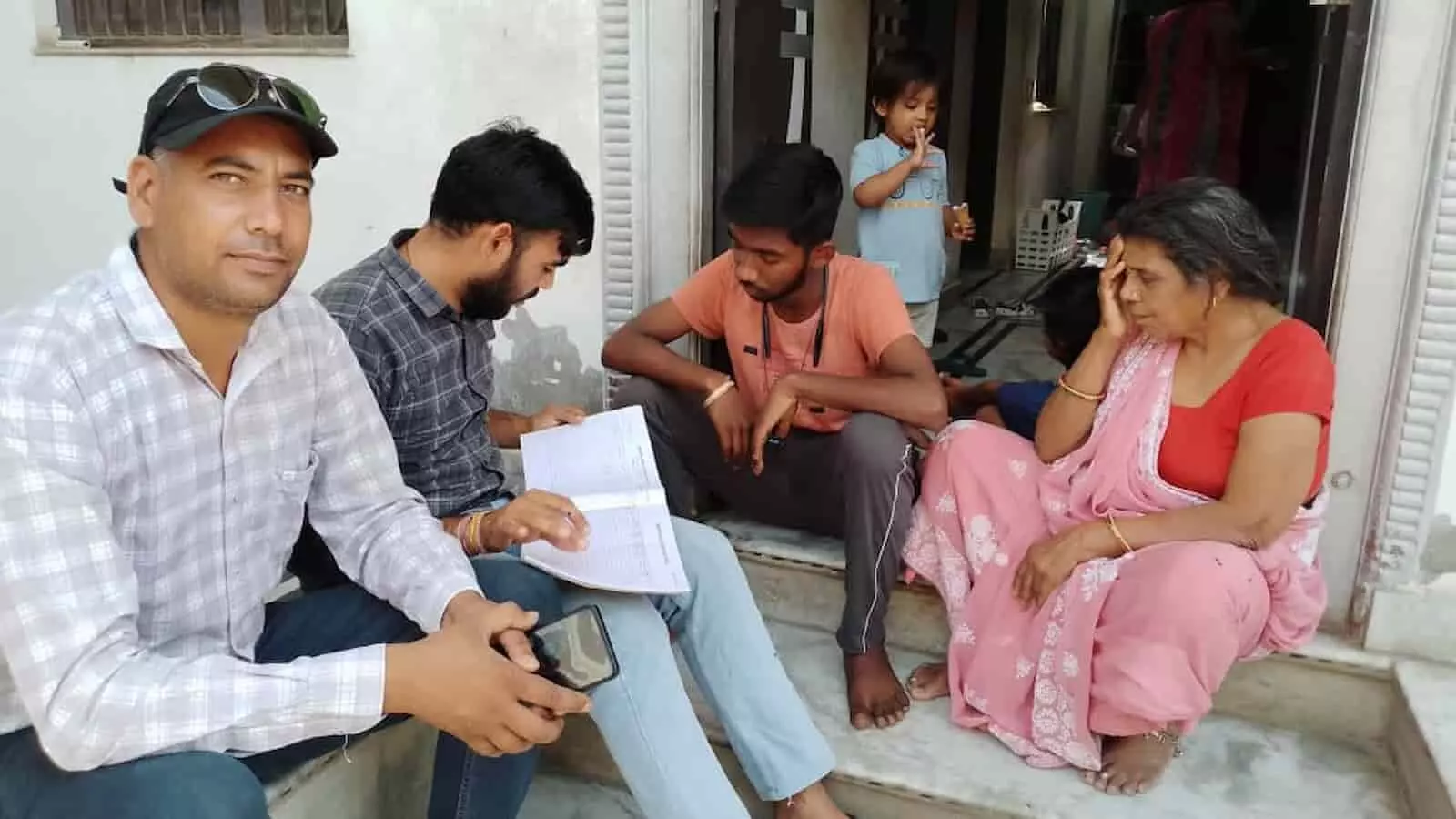 भुसावर: 1 अप्रैल से शुरू होगा नया शिक्षा सत्र, नामांकन के लिए घर-घर पहुंच रहे शिक्षक भुसावर: 1 अप्रैल से शुरू होगा नया शिक्षा सत्र, नामांकन के लिए घर-घर पहुंच रहे शिक्षक