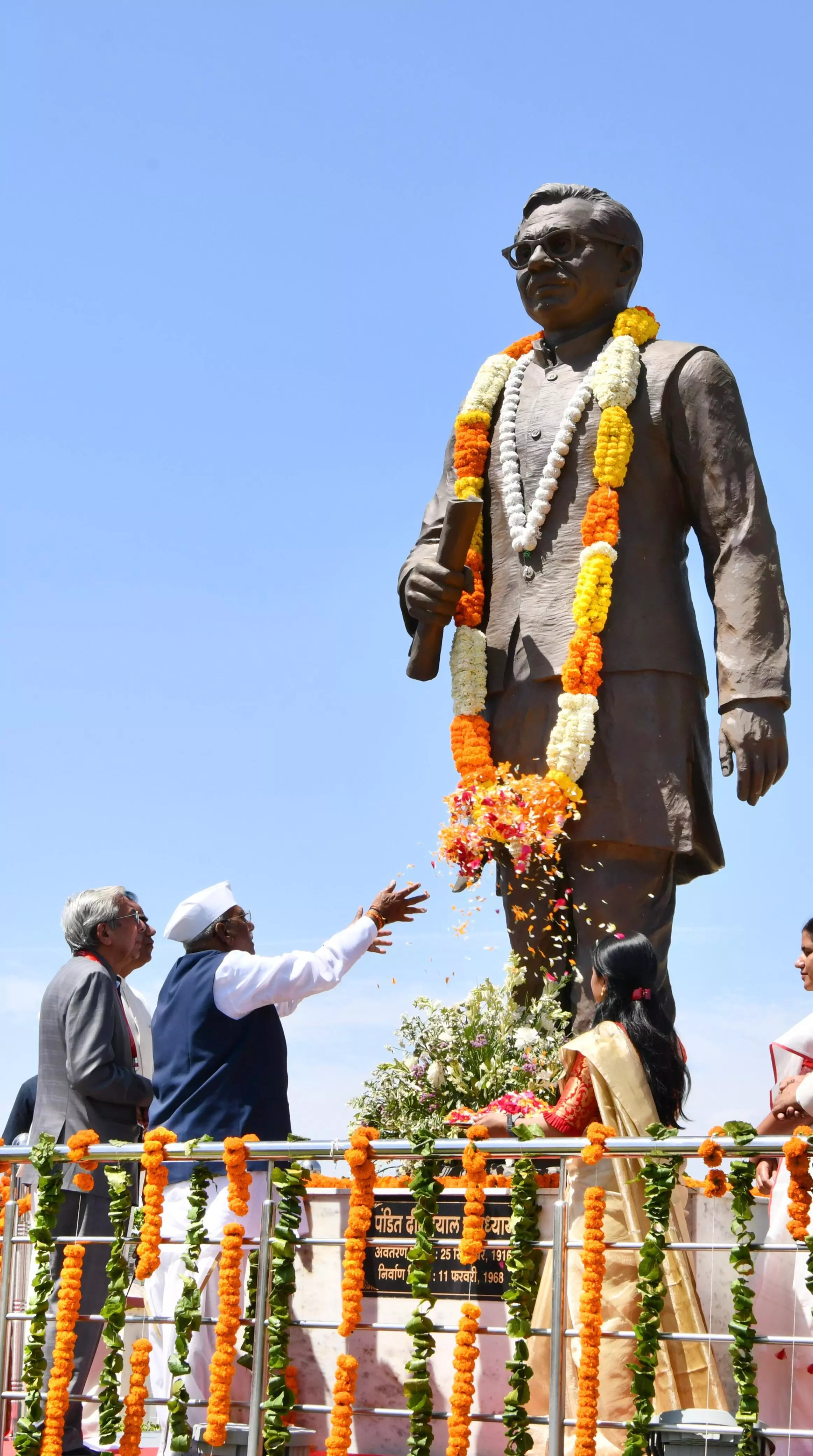 राज्यपाल हरिभाऊ बागडे ने शेखावाटी विश्वविद्यालय के दीक्षांत समारोह को किया संबोधित राज्यपाल हरिभाऊ बागडे ने शेखावाटी विश्वविद्यालय के दीक्षांत समारोह को किया संबोधित