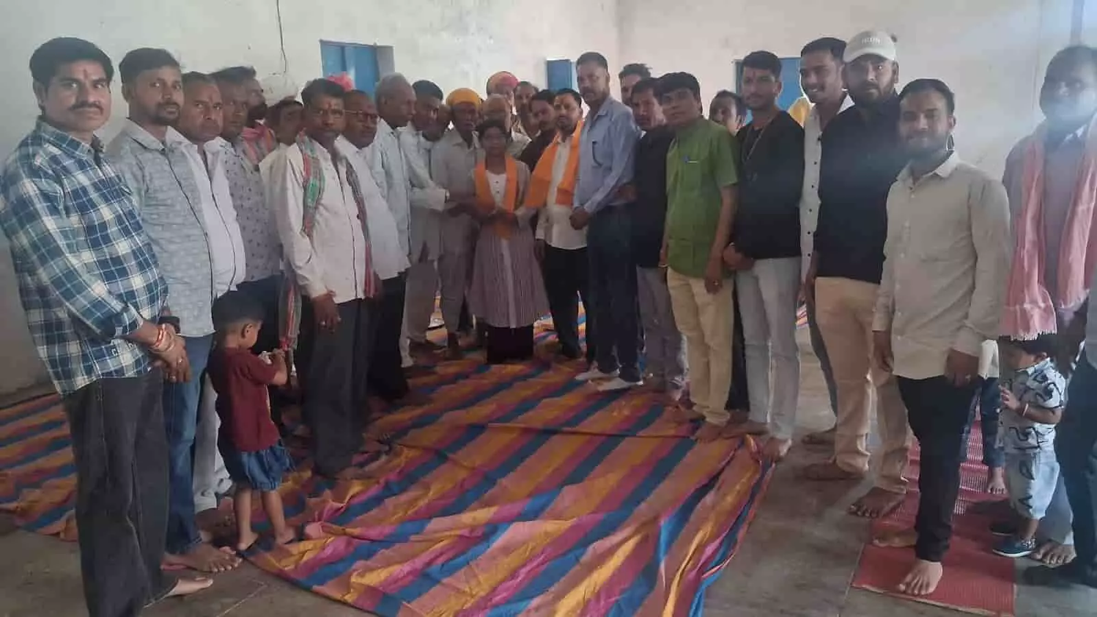 लसाडिया: 10वीं ब्लॉक टॉपर भावना वेद और उदयलाल जी वेद का समाज ने किया सम्मान लसाडिया: 10वीं ब्लॉक टॉपर भावना वेद और उदयलाल जी वेद का समाज ने किया सम्मान
