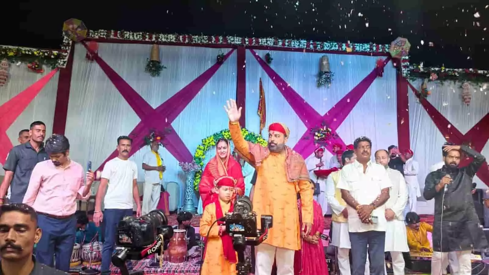 पारसोली फूल डोल महोत्सव: लक्ष्यराज सिंह मेवाड़ का शाही स्वागत और संबोधन पारसोली फूल डोल महोत्सव: लक्ष्यराज सिंह मेवाड़ का शाही स्वागत और संबोधन