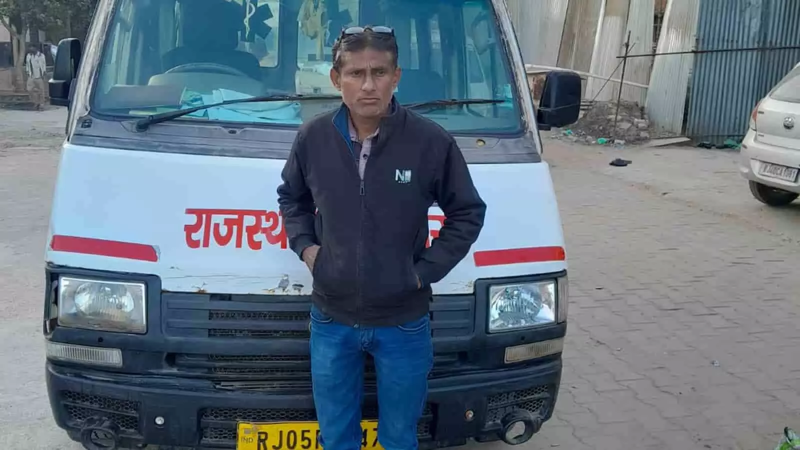 डीग: संविदा वाहन चालक सुरेश चंद्र डागुर को माध्यमिक परीक्षा में प्रथम स्थान पर एकलव्य पुरस्कार
