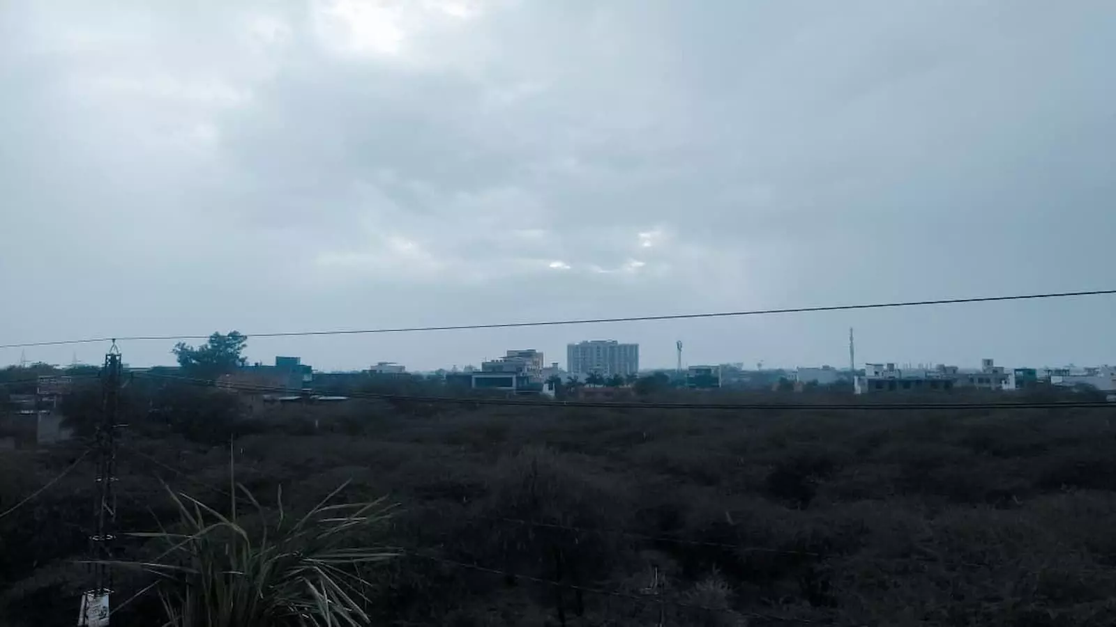 बारां: पश्चिमी विक्षोभ के कारण तेज आंधी और बारिश, फसलों को लेकर बढ़ी चिंता