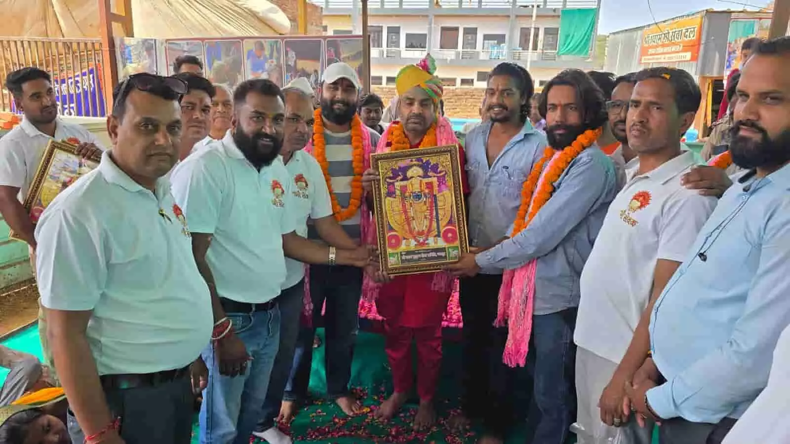 महंत प्रमेन्द्र नाथ महाराज ने जयपुर की श्याम गौशाला का किया निरीक्षण महंत प्रमेन्द्र नाथ महाराज ने जयपुर की श्याम गौशाला का किया निरीक्षण