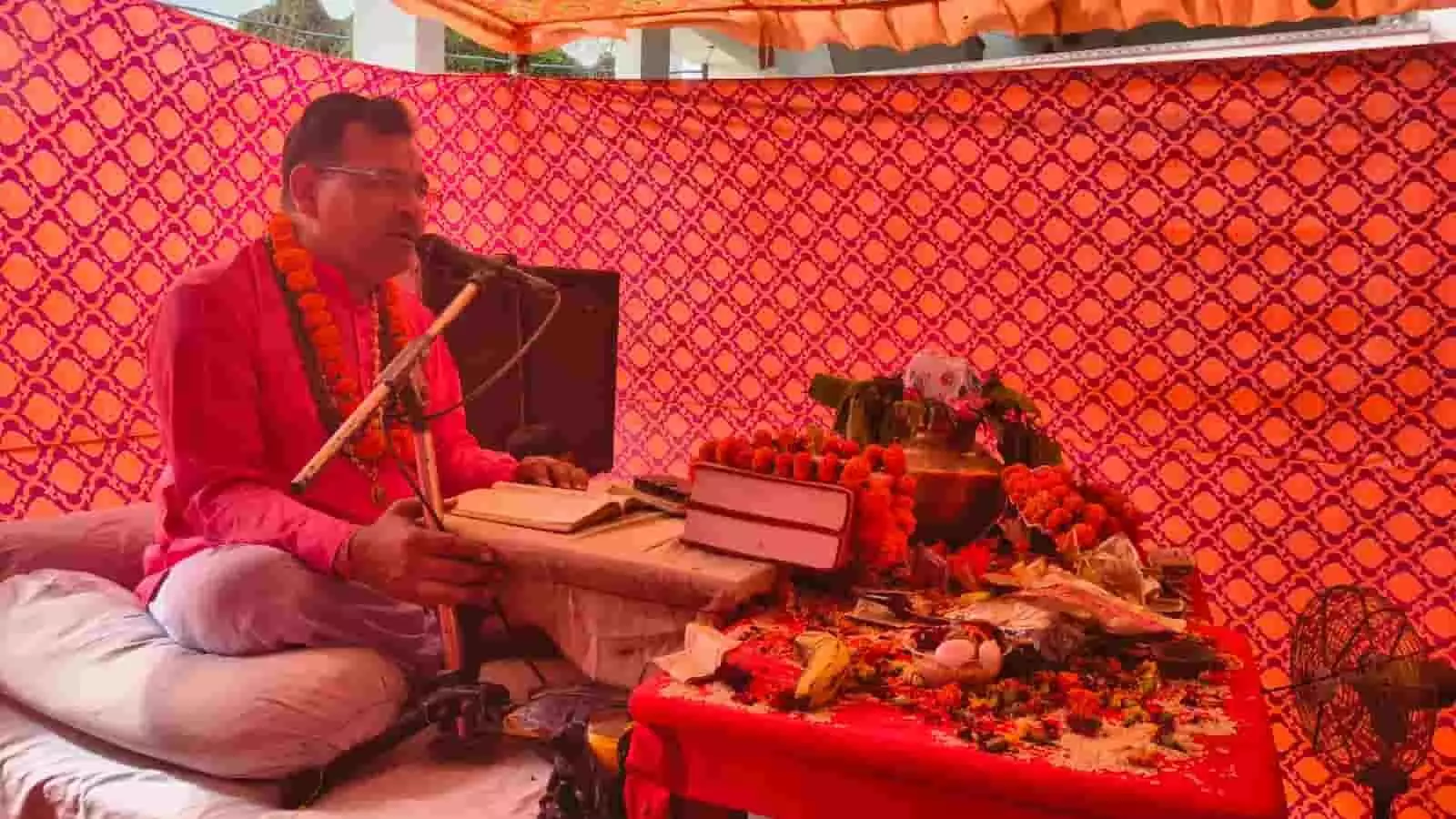 भरतपुर: श्रीमद्भागवत कथा में गूंजी भगवान श्रीकृष्ण की बाल लीलाएं और गोवर्धन पूजा की महिमा भरतपुर: श्रीमद्भागवत कथा में गूंजी भगवान श्रीकृष्ण की बाल लीलाएं और गोवर्धन पूजा की महिमा