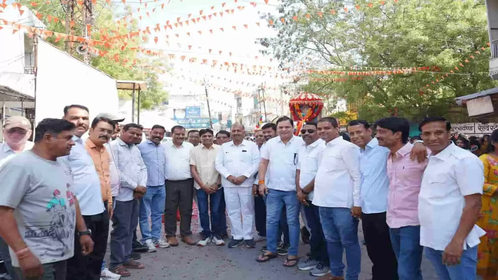 हिन्दी शीर्षक: निम्बाहेड़ा: महावीर जन्म कल्याणक पर शोभायात्रा का भव्य आयोजन, भाजपा ने किया स्वागत हिन्दी शीर्षक: निम्बाहेड़ा: महावीर जन्म कल्याणक पर शोभायात्रा का भव्य आयोजन, भाजपा ने किया स्वागत