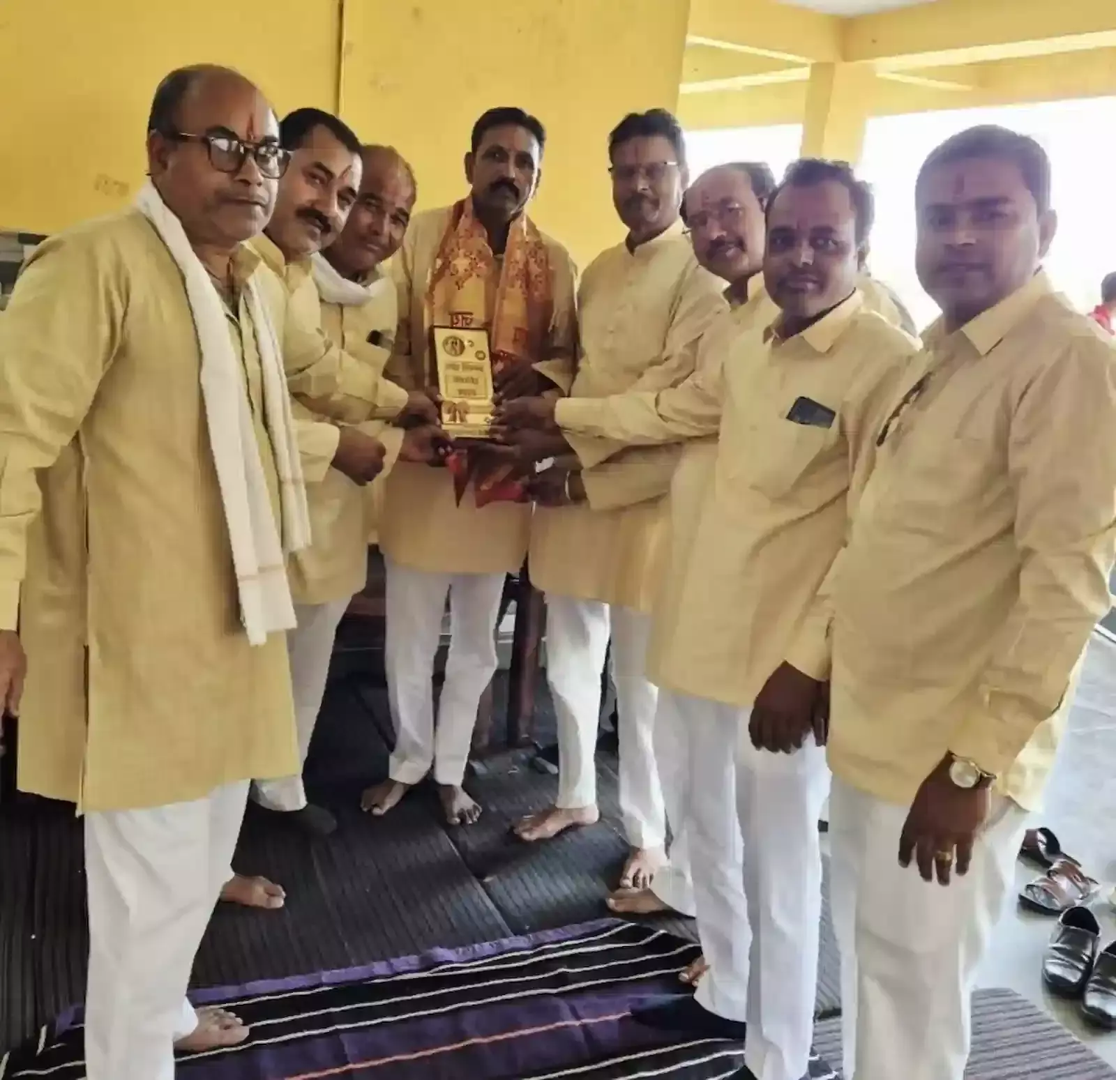 मूंडली बालाजी बारां में सनाढ्य ब्राह्मण समाज के कार्यक्रम में मंच पर उपस्थित पदाधिकारी और अतिथि। मूंडली बालाजी बारां में सनाढ्य ब्राह्मण समाज के कार्यक्रम में मंच पर उपस्थित पदाधिकारी और अतिथि।
