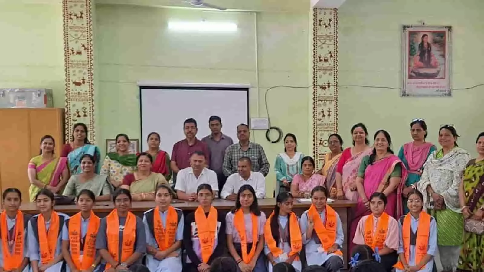 भीलवाड़ा: पीएम श्री स्कूल बापूनगर की बेटियों ने बोर्ड परीक्षा में रचा इतिहास भीलवाड़ा: पीएम श्री स्कूल बापूनगर की बेटियों ने बोर्ड परीक्षा में रचा इतिहास