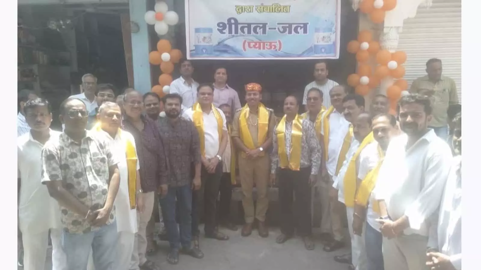 बारां: श्री सर्राफा संस्थान ने भीषण गर्मी में शुरू की कैम्पर प्याऊ सेवा बारां: श्री सर्राफा संस्थान ने भीषण गर्मी में शुरू की कैम्पर प्याऊ सेवा