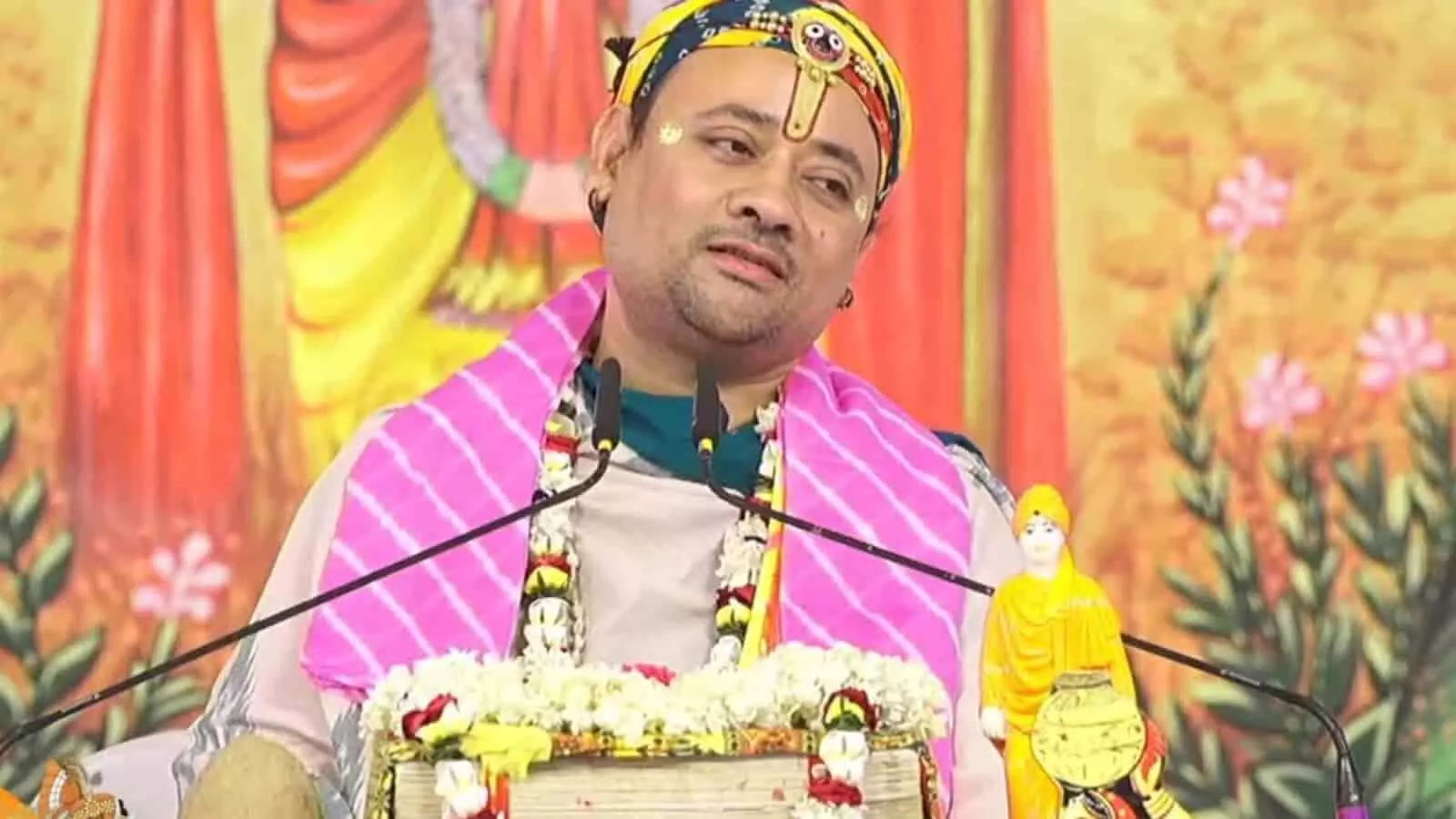 पारिवारिक ढांचा और संत सान्निध्य देश की सुरक्षा का आधार: गोवत्स राधाकृष्ण पारिवारिक ढांचा और संत सान्निध्य देश की सुरक्षा का आधार: गोवत्स राधाकृष्ण