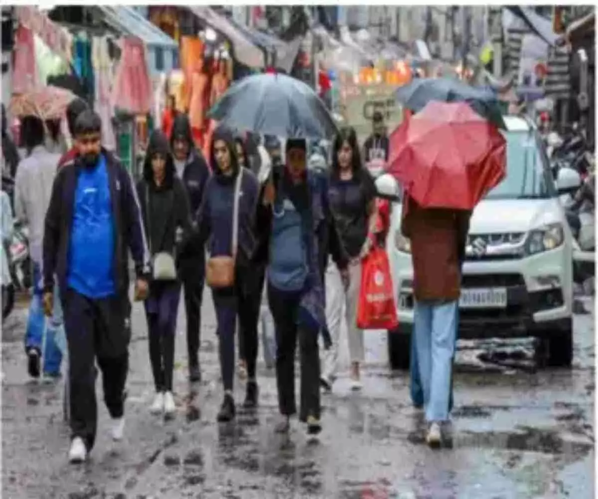 दक्षिण भारत में गर्मी के साथ बढ़ेगी चिपचिपी उमस- इन राज्यों में गरज-चमक के साथ बारिश का अलर्ट दक्षिण भारत में गर्मी के साथ बढ़ेगी चिपचिपी उमस- इन राज्यों में गरज-चमक के साथ बारिश का अलर्ट