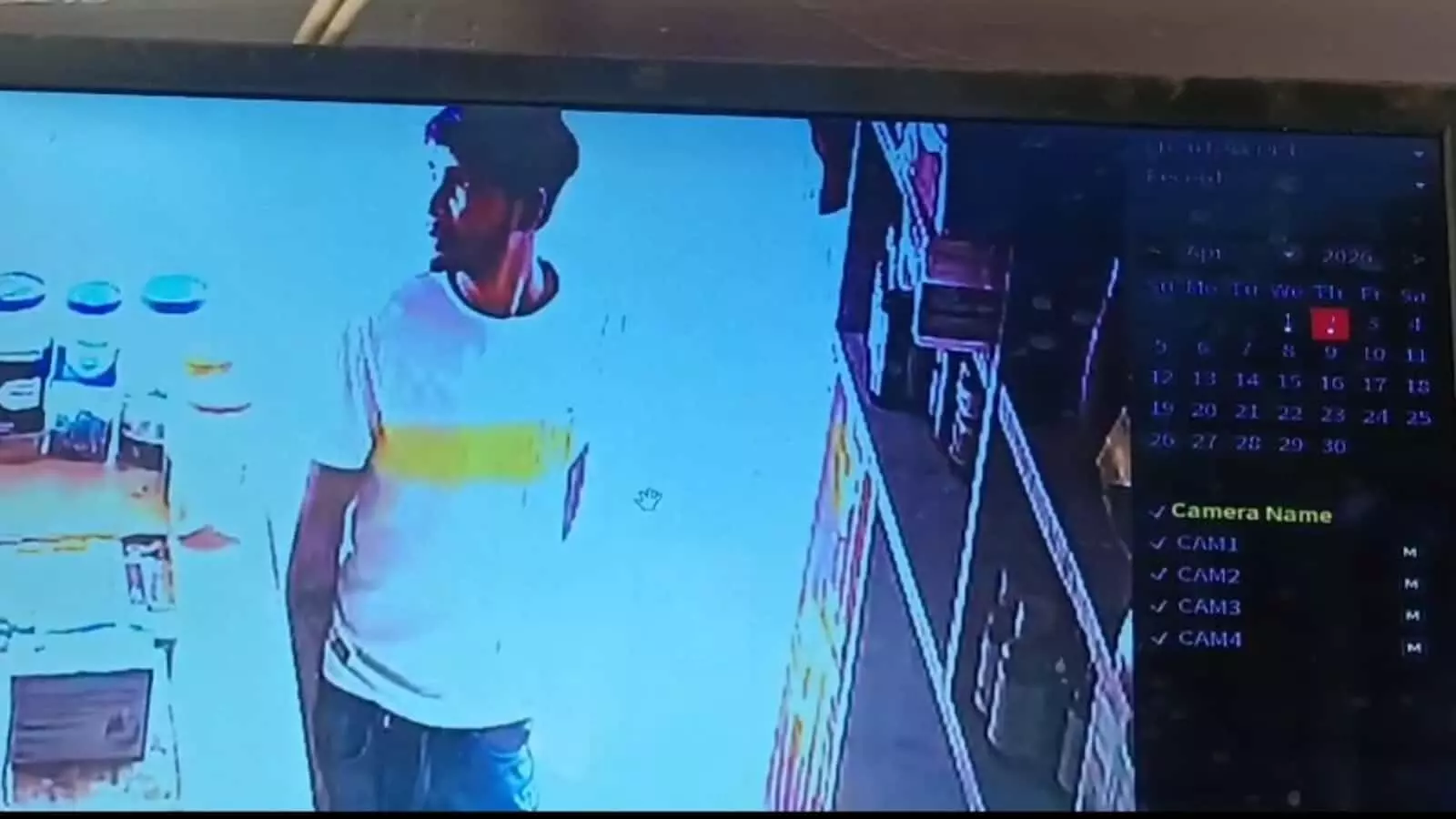 गंगापुर सिटी: मेडिकल स्टोर से 10 हजार की चोरी, सीसीटीवी में कैद हुई वारदात गंगापुर सिटी: मेडिकल स्टोर से 10 हजार की चोरी, सीसीटीवी में कैद हुई वारदात