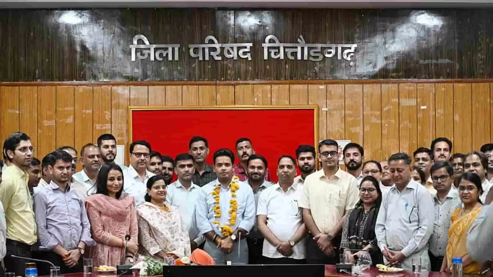 चित्तौड़गढ़ जिला कलक्टर आलोक रंजन को दी गई भावभीनी विदाई चित्तौड़गढ़ जिला कलक्टर आलोक रंजन को दी गई भावभीनी विदाई