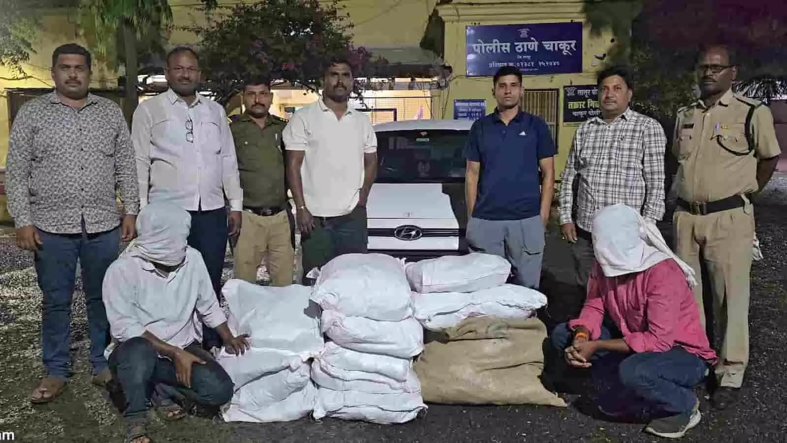 लातूर: पुलिस ने 7.93 लाख का गुटखा किया जब्त, तीन तस्करों पर मामला दर्ज लातूर: पुलिस ने 7.93 लाख का गुटखा किया जब्त, तीन तस्करों पर मामला दर्ज