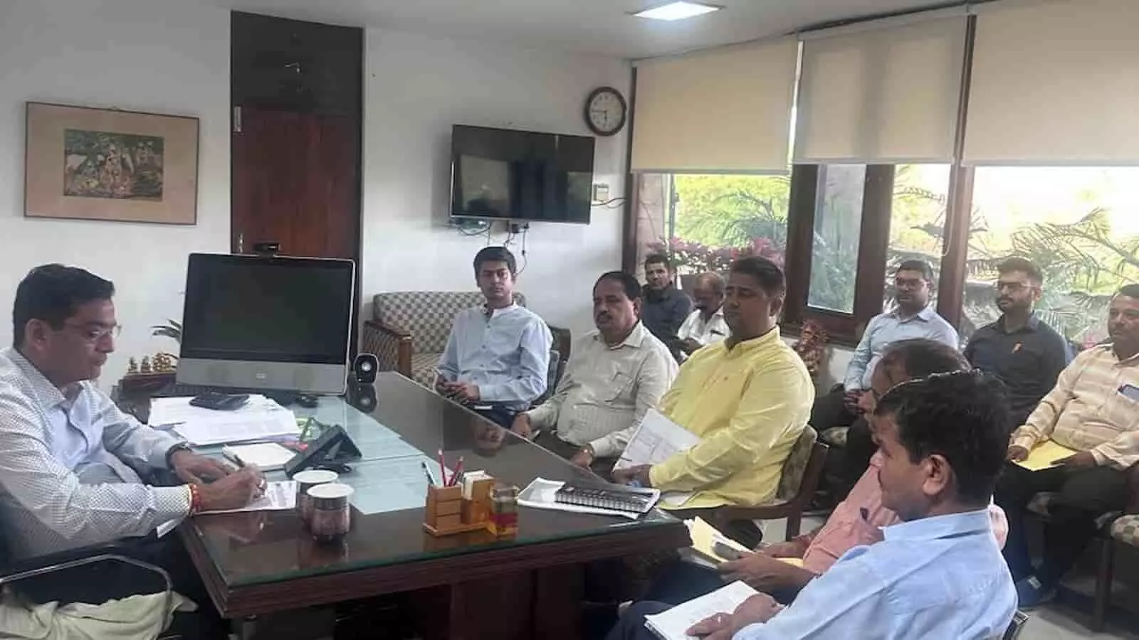 राजस्थान खरीफ 2026: किसानों को मिलेगा पर्याप्त उर्वरक, आयुक्त ने दिए निर्देश राजस्थान खरीफ 2026: किसानों को मिलेगा पर्याप्त उर्वरक, आयुक्त ने दिए निर्देश