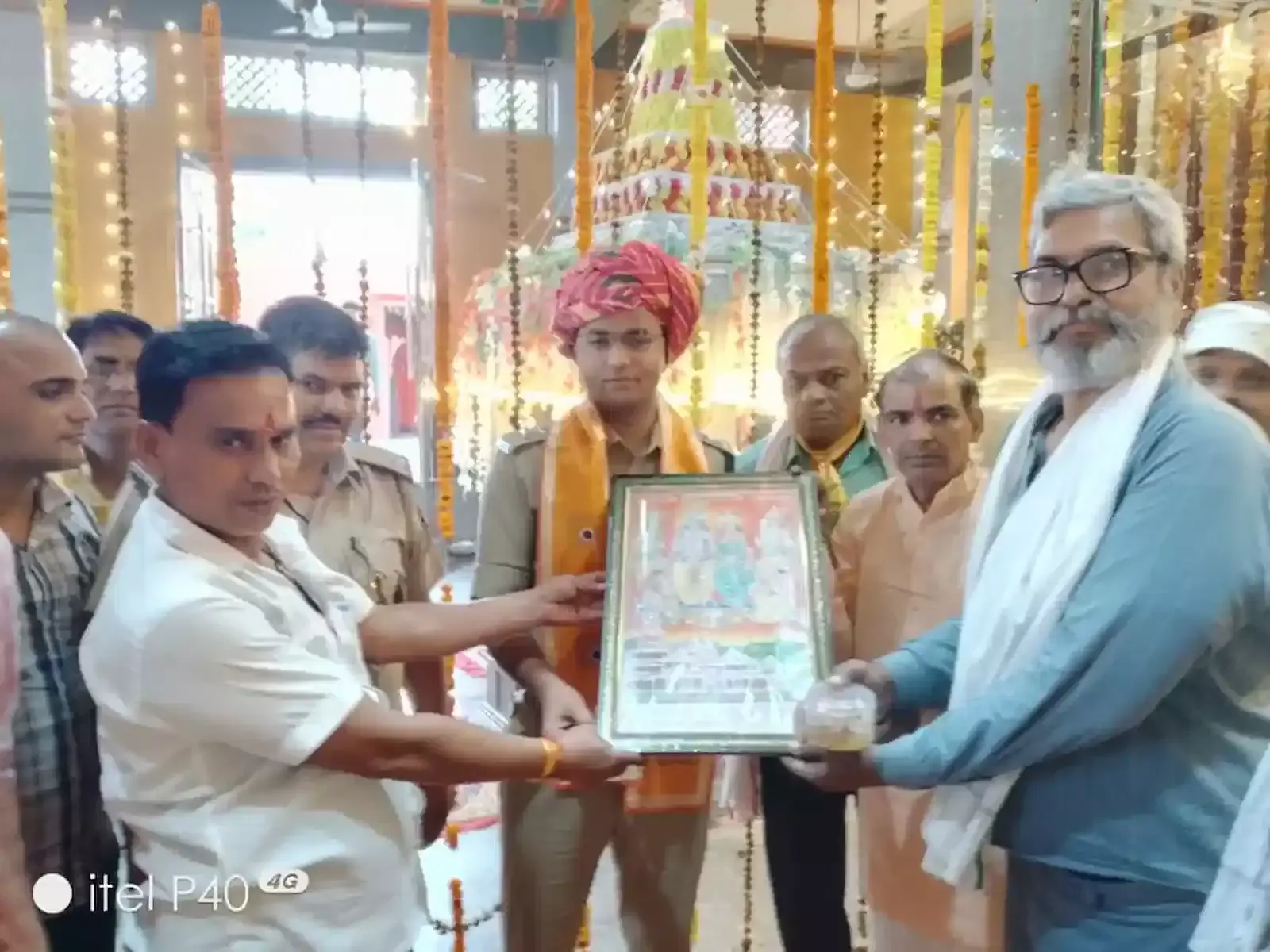 भुसावर के मुख्य मार्गों पर हनुमान जन्मोत्सव की शोभायात्रा में सजी हुई आकर्षक झांकियां और उमड़ी श्रद्धालुओं की भीड़। भुसावर के मुख्य मार्गों पर हनुमान जन्मोत्सव की शोभायात्रा में सजी हुई आकर्षक झांकियां और उमड़ी श्रद्धालुओं की भीड़।