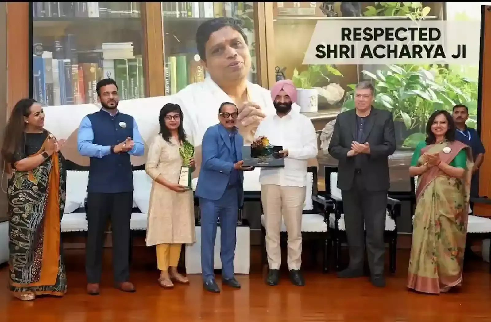 यूनेस्को हाउस नई दिल्ली में आचार्य बालकृष्ण को विश्व आयुर्वेद रत्न सम्मान दिए जाने का आधिकारिक कार्यक्रम। यूनेस्को हाउस नई दिल्ली में आचार्य बालकृष्ण को विश्व आयुर्वेद रत्न सम्मान दिए जाने का आधिकारिक कार्यक्रम।