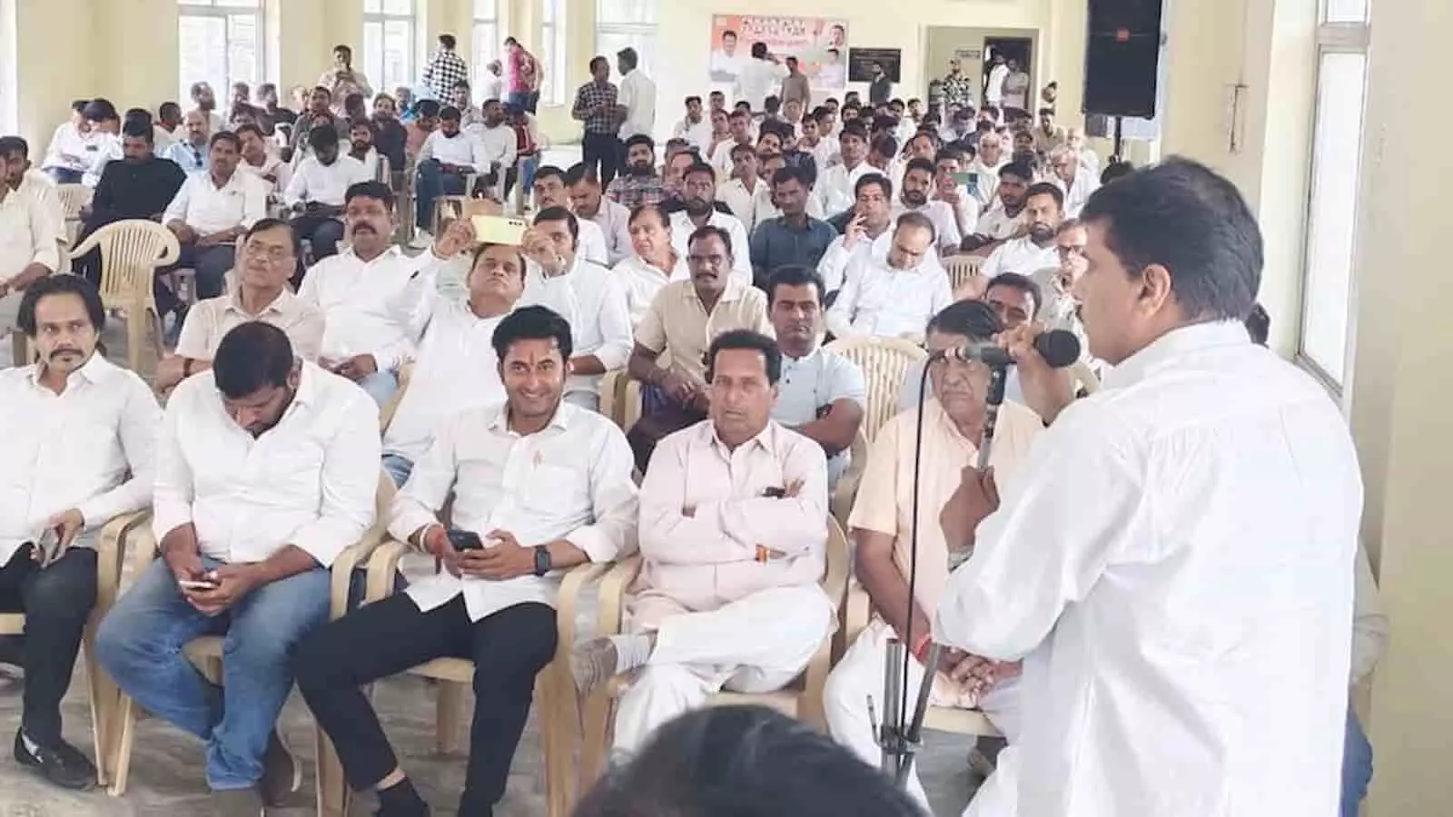 चित्तौड़गढ़: कांग्रेस की जिला स्तरीय बैठक में भाजपा के विरुद्ध जन जागरण का संकल्प चित्तौड़गढ़: कांग्रेस की जिला स्तरीय बैठक में भाजपा के विरुद्ध जन जागरण का संकल्प
