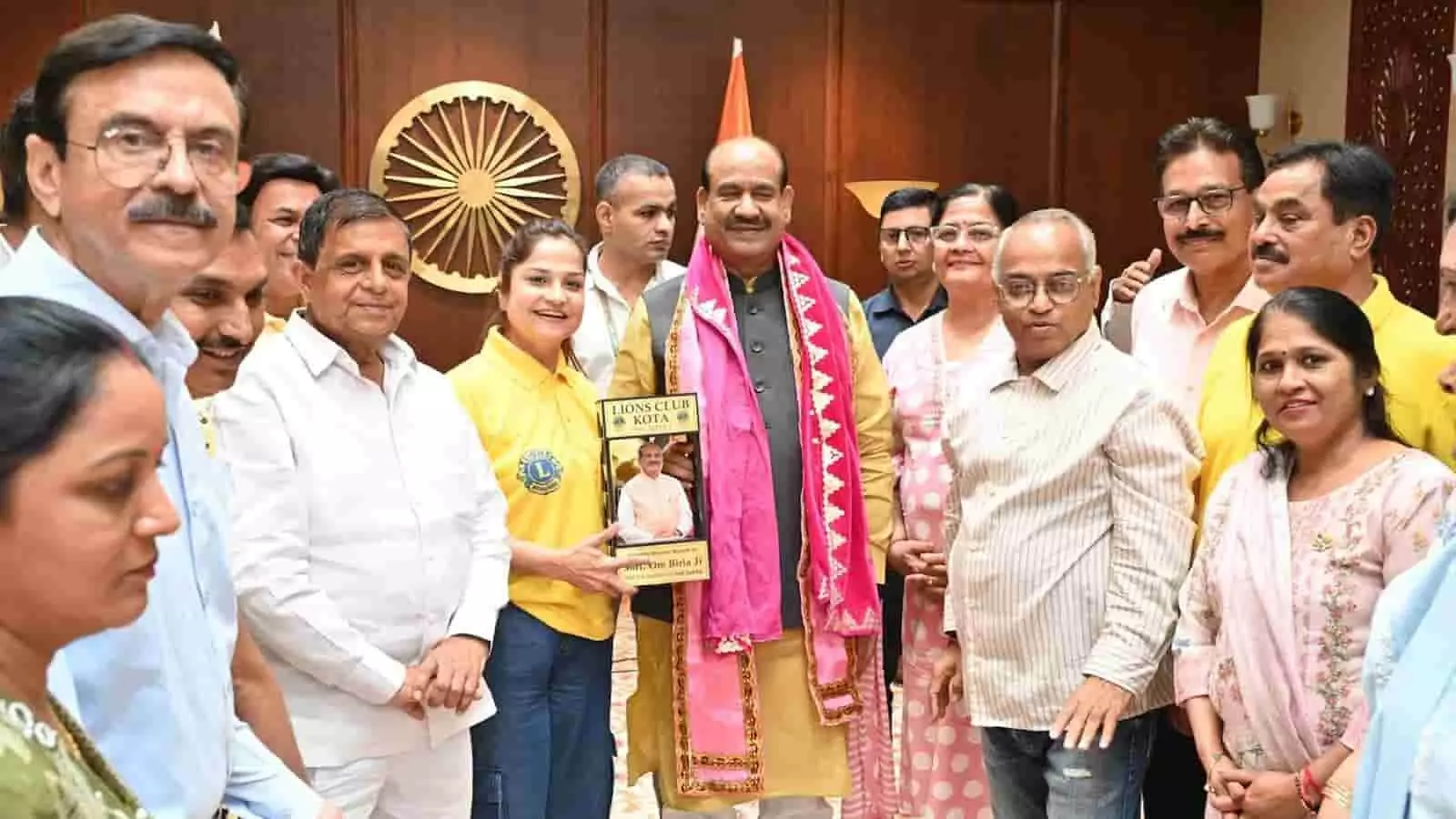 ओम बिरला से मिले लायंस क्लब कोटा के सदस्य, संसद की कार्यवाही का देखा जीवंत नजारा