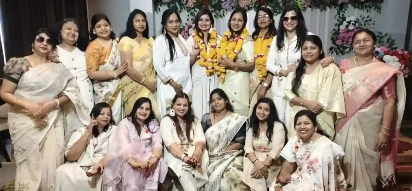बारां के श्री द्वारिका रेस्टोरेंट में ग्रेटर एंस क्लब की नई कार्यकारिणी के सदस्य बैठक के दौरान उपस्थित। बारां के श्री द्वारिका रेस्टोरेंट में ग्रेटर एंस क्लब की नई कार्यकारिणी के सदस्य बैठक के दौरान उपस्थित।