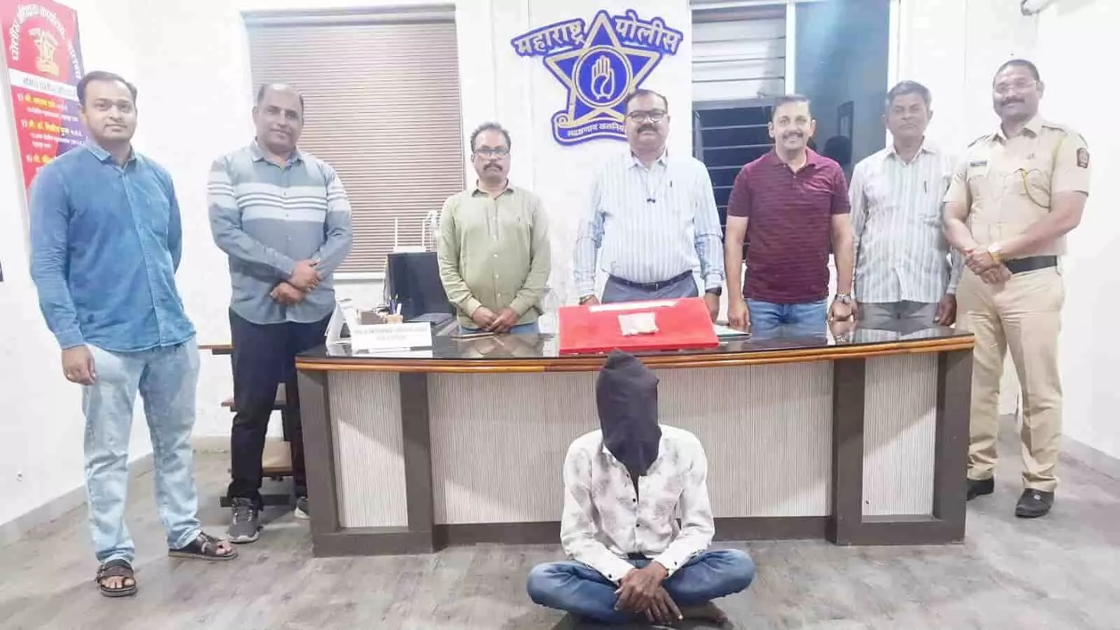 जालना: हनुमान मंदिर की दानपेटी से चोरी करने वाला आरोपी 1 घंटे में गिरफ्तार जालना: हनुमान मंदिर की दानपेटी से चोरी करने वाला आरोपी 1 घंटे में गिरफ्तार