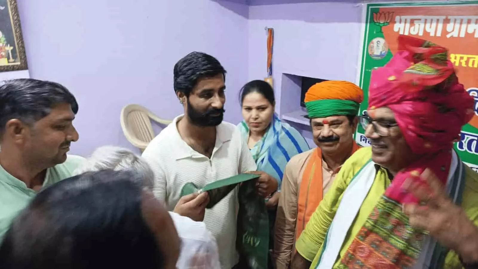 गृह राज्य मंत्री जवाहर सिंह बेढम का भुसावर में भव्य स्वागत, कारिस देव बाबा मेले में हुए शामिल गृह राज्य मंत्री जवाहर सिंह बेढम का भुसावर में भव्य स्वागत, कारिस देव बाबा मेले में हुए शामिल