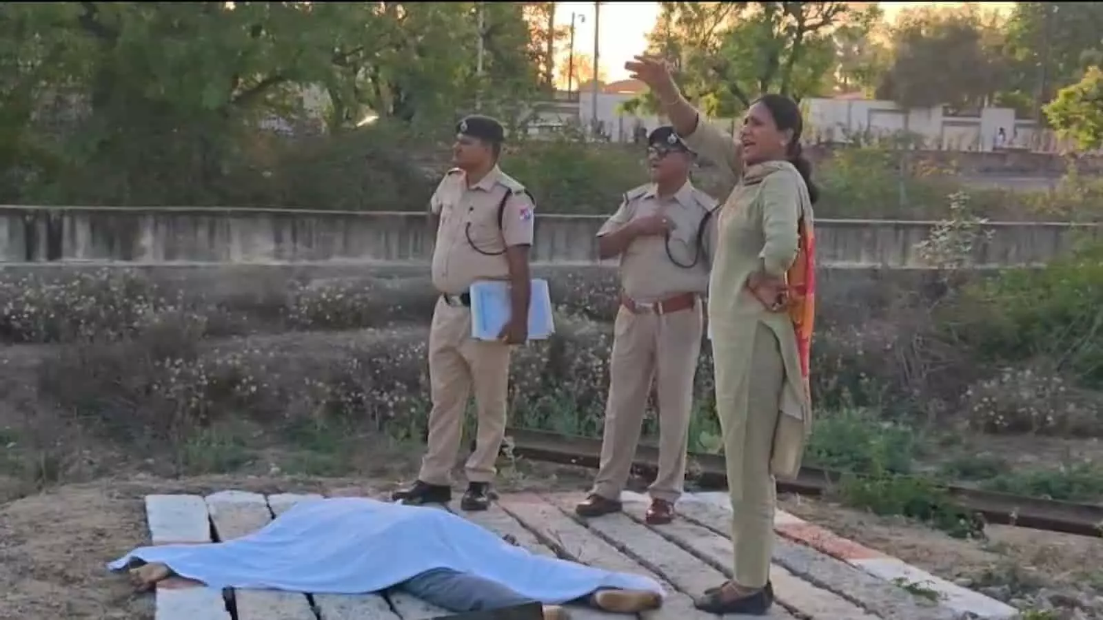 भीलवाड़ा में ट्रेन की चपेट में आने से मनीष कुमार की मौत, तीन अन्य हादसे भीलवाड़ा में ट्रेन की चपेट में आने से मनीष कुमार की मौत, तीन अन्य हादसे