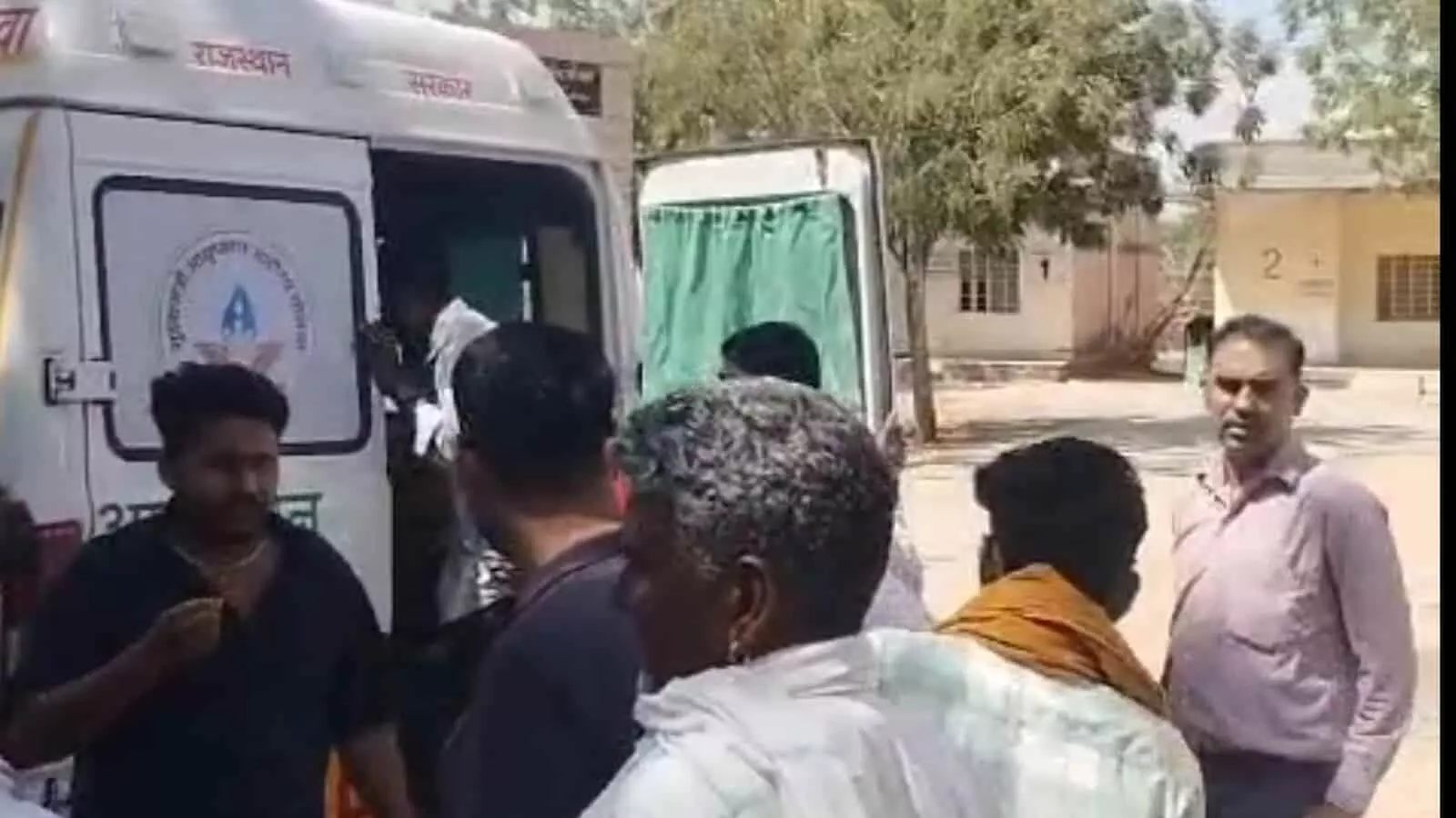 रामदेवरा में स्कूली छात्रा पर ब्लेड से हमला, आरोपी पप्पू राम गिरफ्तार रामदेवरा में स्कूली छात्रा पर ब्लेड से हमला, आरोपी पप्पू राम गिरफ्तार