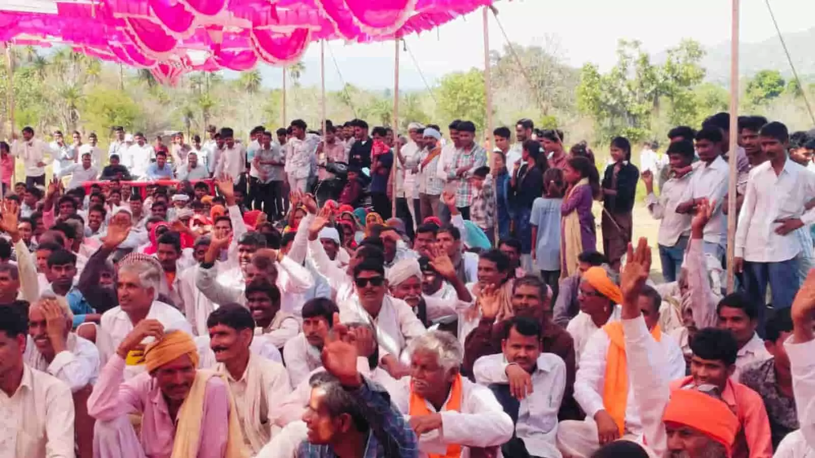भाडेर: गरासिया समाज के मुखी सम्मेलन में कुरीतियों के खिलाफ कड़े नियम लागू भाडेर: गरासिया समाज के मुखी सम्मेलन में कुरीतियों के खिलाफ कड़े नियम लागू