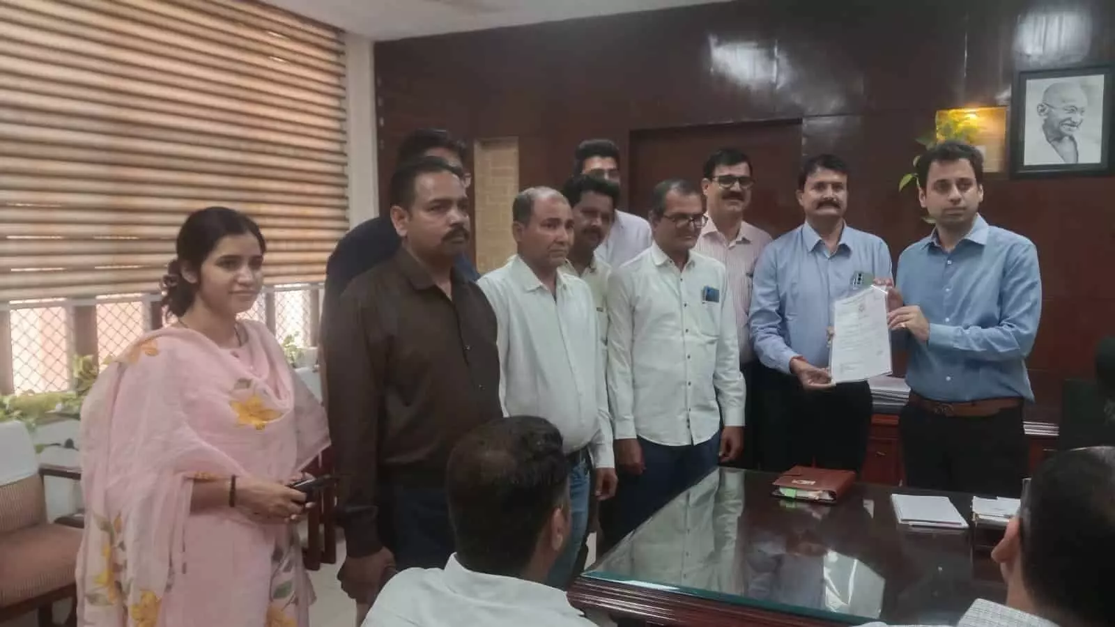 राजस्थान आवासन आयुक्त अरविंद पोसवाल का जयपुर में पदभार ग्रहण, संघ ने किया स्वागत राजस्थान आवासन आयुक्त अरविंद पोसवाल का जयपुर में पदभार ग्रहण, संघ ने किया स्वागत