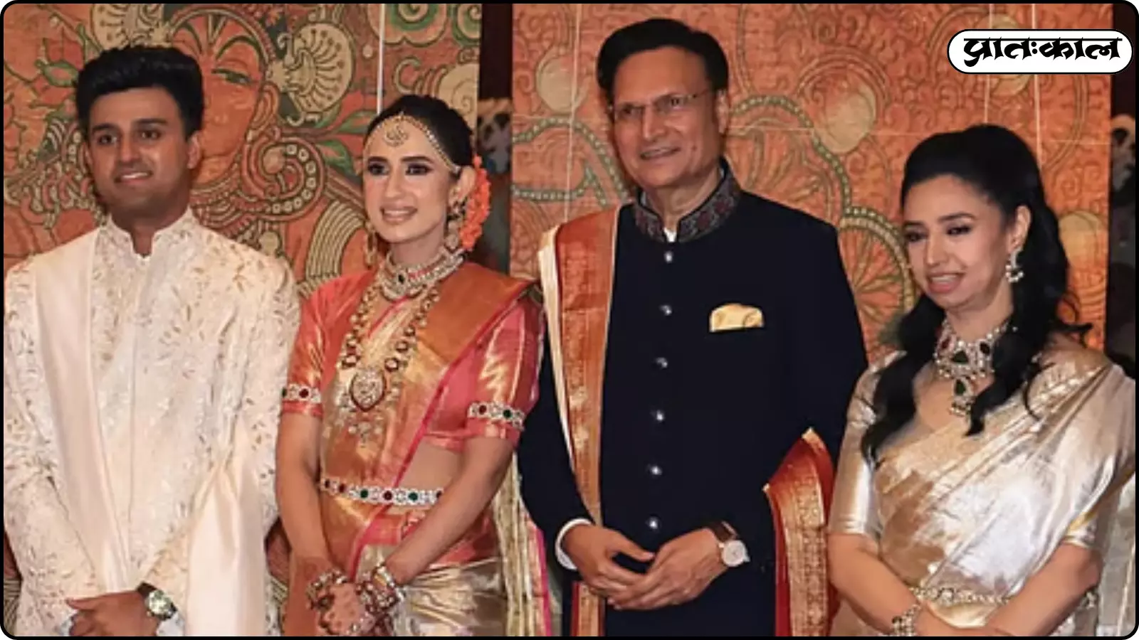 रजत शर्मा की बेटी दिशा शर्मा ने सुदर्शन एम.जे. के साथ दक्षिण भारतीय रीति-रिवाजों से मुंबई में शादी की। रजत शर्मा की बेटी दिशा शर्मा ने सुदर्शन एम.जे. के साथ दक्षिण भारतीय रीति-रिवाजों से मुंबई में शादी की।
