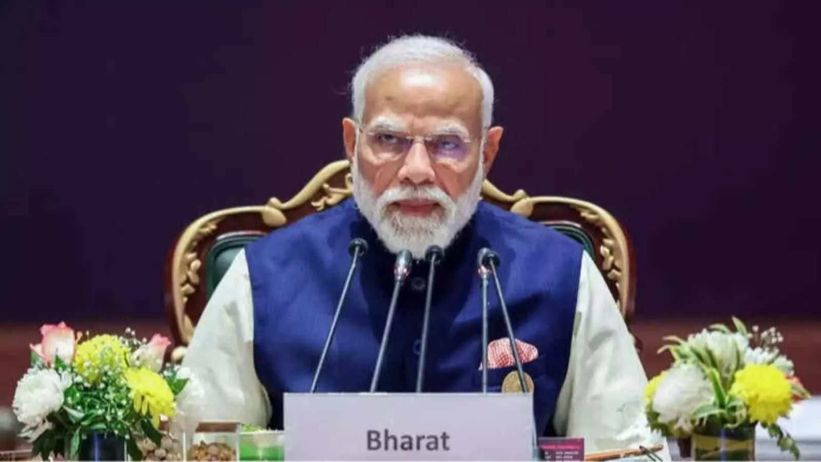 प्रधानमंत्री नरेंद्र मोदी एक आधिकारिक कार्यक्रम में भारत के परमाणु कार्यक्रम पर संबोधन देते हुए। प्रधानमंत्री नरेंद्र मोदी एक आधिकारिक कार्यक्रम में भारत के परमाणु कार्यक्रम पर संबोधन देते हुए।