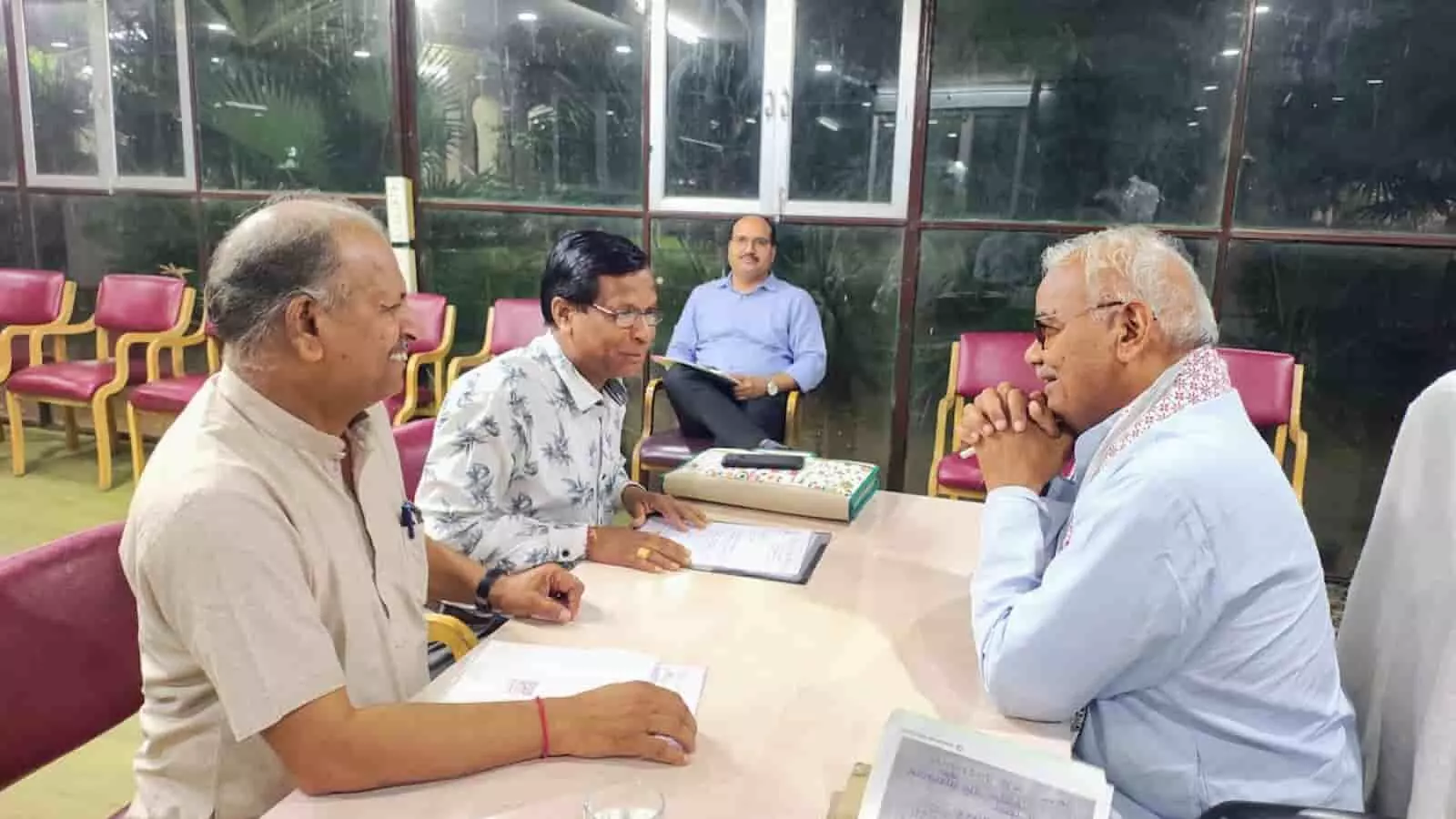 राजस्थान: शिविरा पंचांग में अवकाश कटौती पर आक्रोश, शैक्षिक महासंघ ने खोला मोर्चा राजस्थान: शिविरा पंचांग में अवकाश कटौती पर आक्रोश, शैक्षिक महासंघ ने खोला मोर्चा