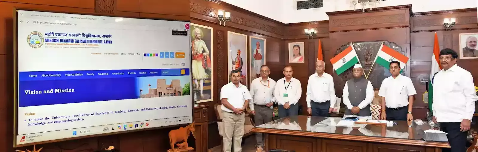 जयपुर के लोकभवन में राज्यपाल हरिभाऊ बागडे एमडीएसयू अजमेर की नई वेबसाइट का बटन दबाकर लोकार्पण करते हुए। जयपुर के लोकभवन में राज्यपाल हरिभाऊ बागडे एमडीएसयू अजमेर की नई वेबसाइट का बटन दबाकर लोकार्पण करते हुए।