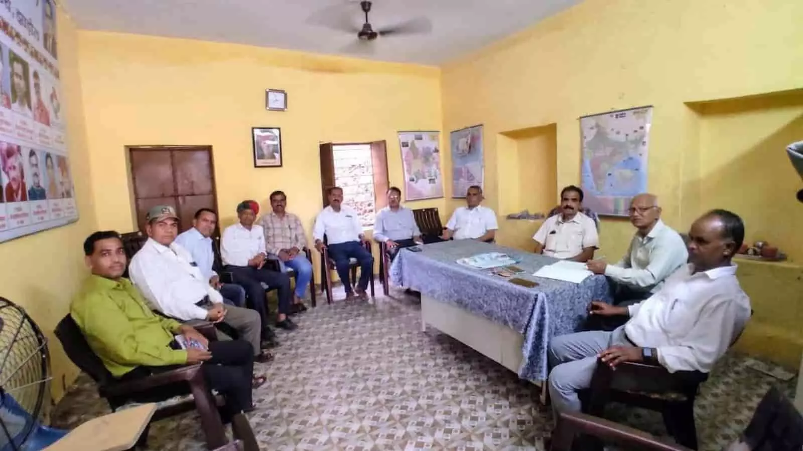 झाड़ोल: मेघवाल समाज की बैठक में अंबेडकर जयंती की तैयारियां शुरू झाड़ोल: मेघवाल समाज की बैठक में अंबेडकर जयंती की तैयारियां शुरू