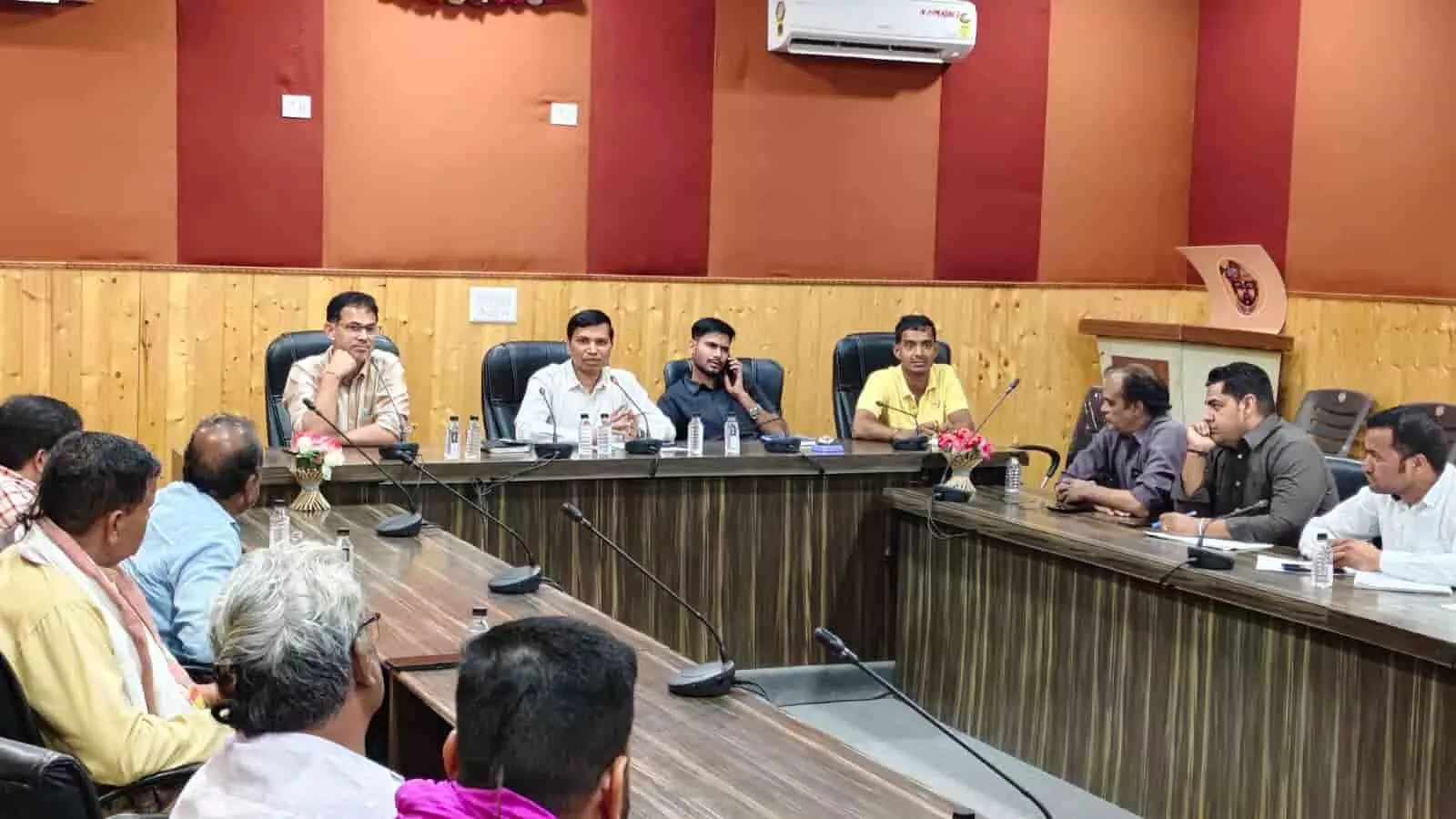 नाथद्वारा जलाशयों में पुष्प-माला डालने पर पूर्ण प्रतिबंध नाथद्वारा जलाशयों में पुष्प-माला डालने पर पूर्ण प्रतिबंध
