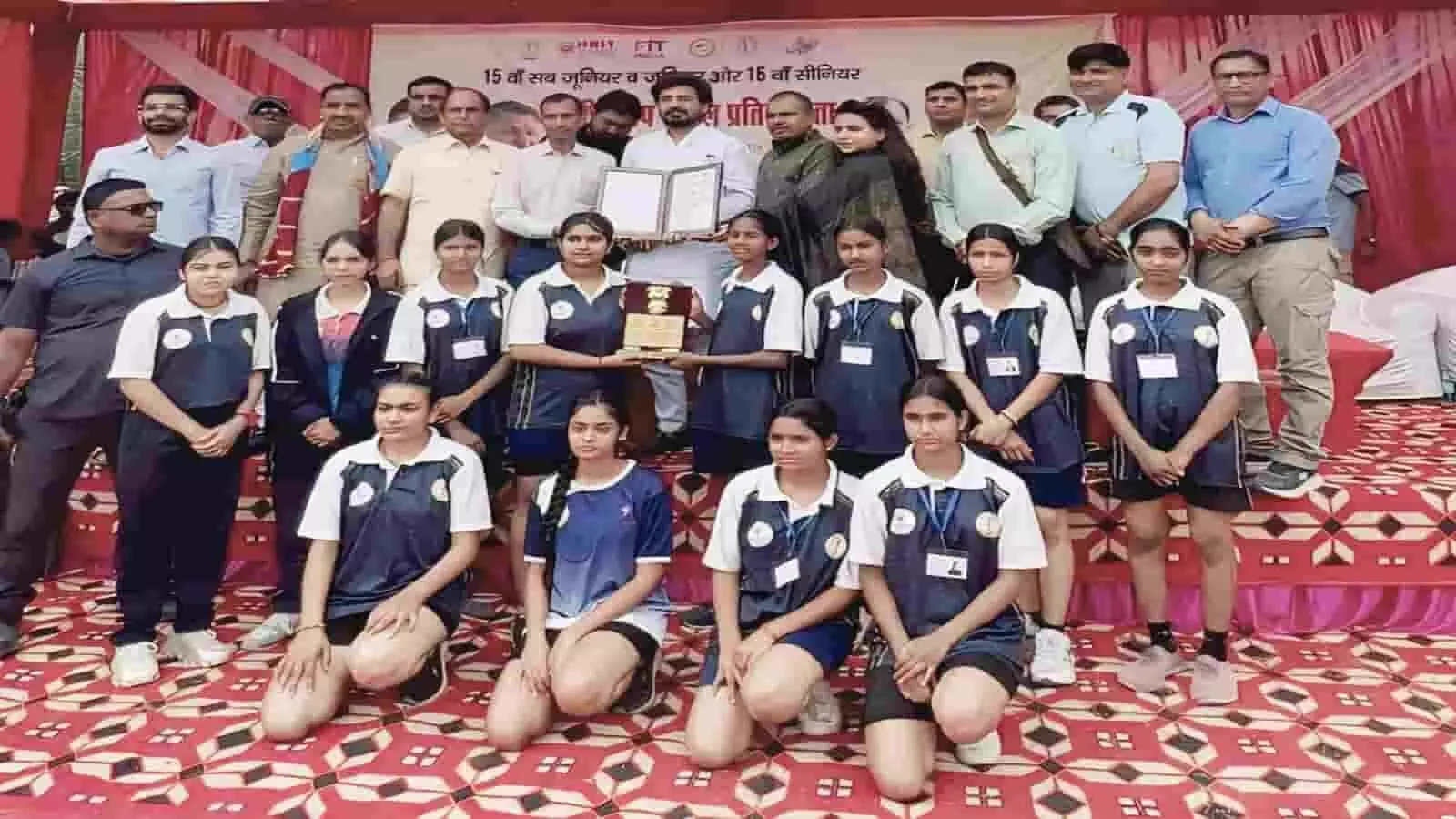 लाडो सेवा फाउंडेशन को भीलवाड़ा में मिला राष्ट्रीय हिन्द गौरव विभूषण अवार्ड लाडो सेवा फाउंडेशन को भीलवाड़ा में मिला राष्ट्रीय हिन्द गौरव विभूषण अवार्ड